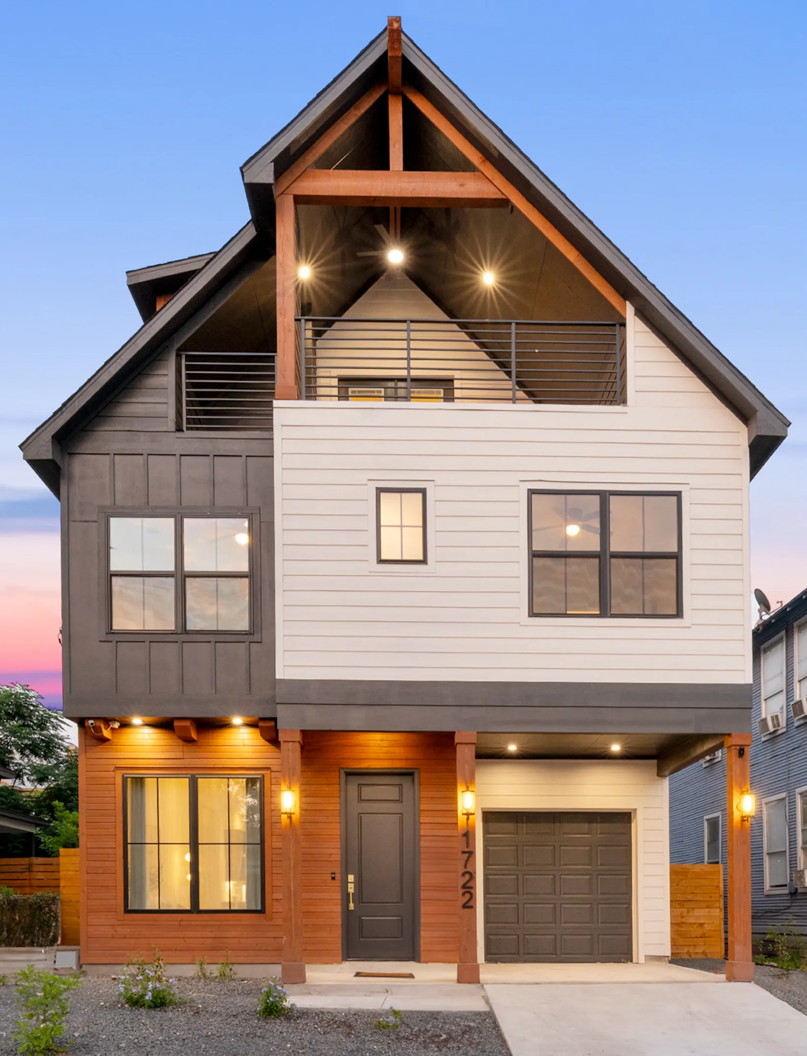1722 N Olive photo 2
