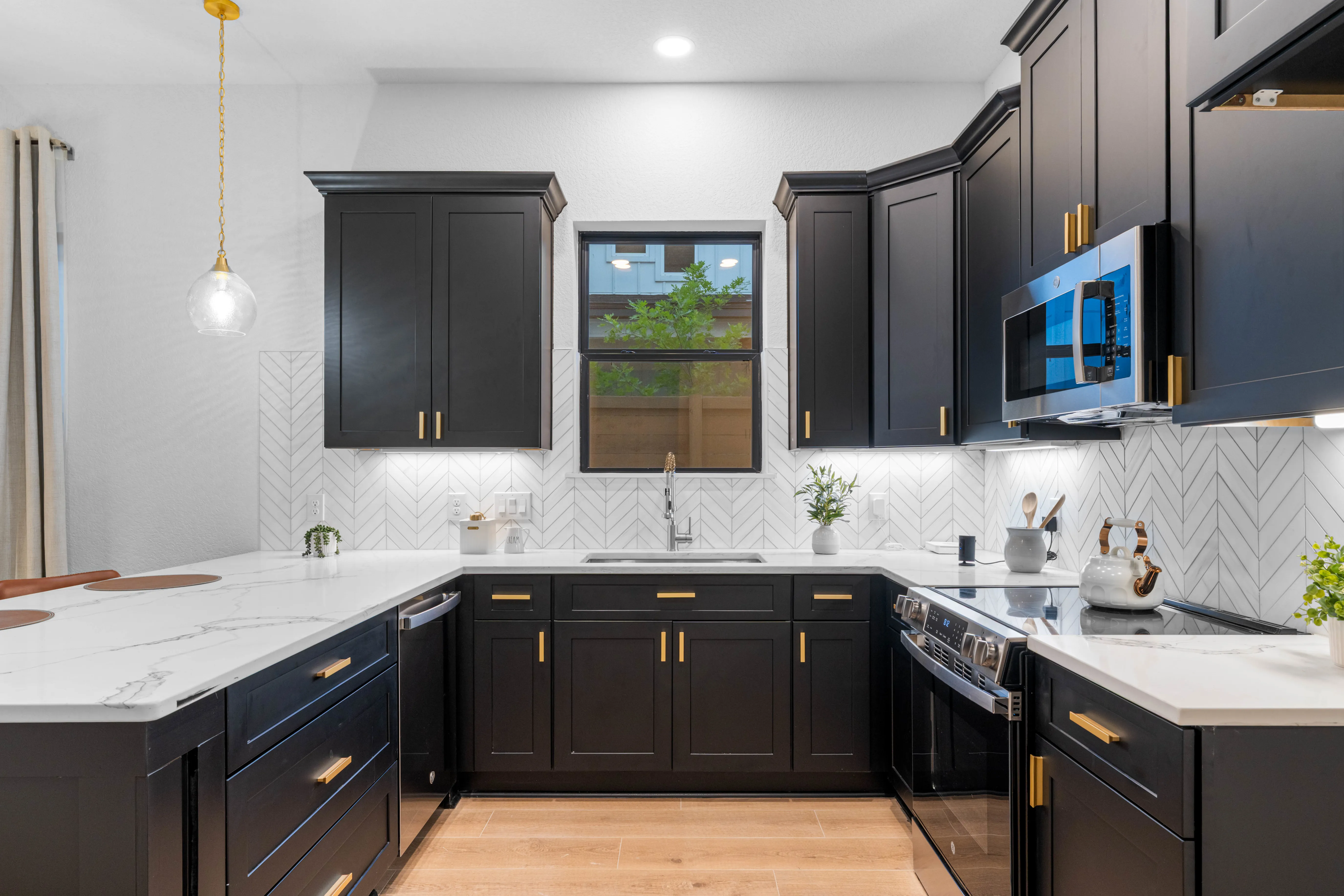 1722 N Olive photo 42