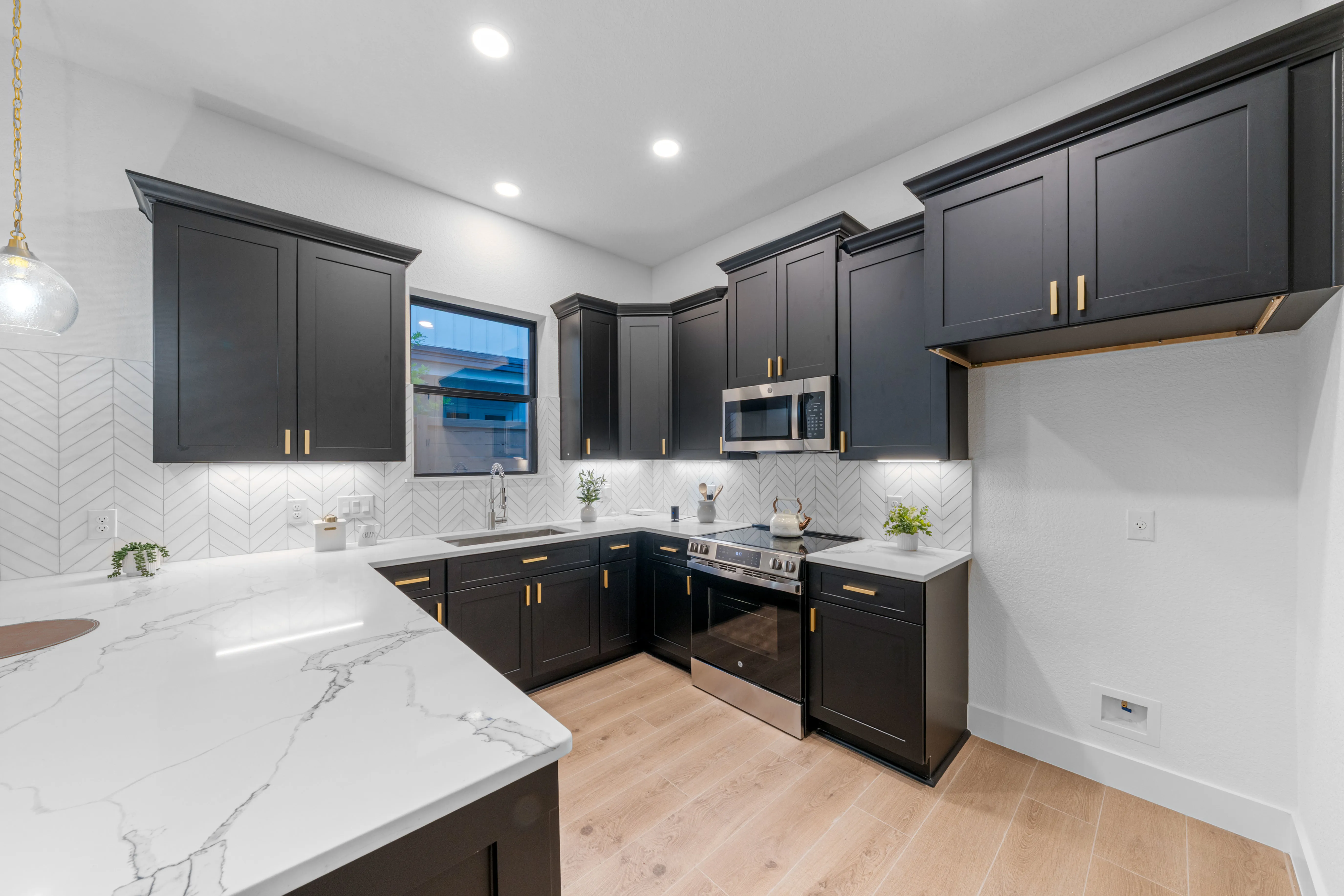 1722 N Olive photo 61