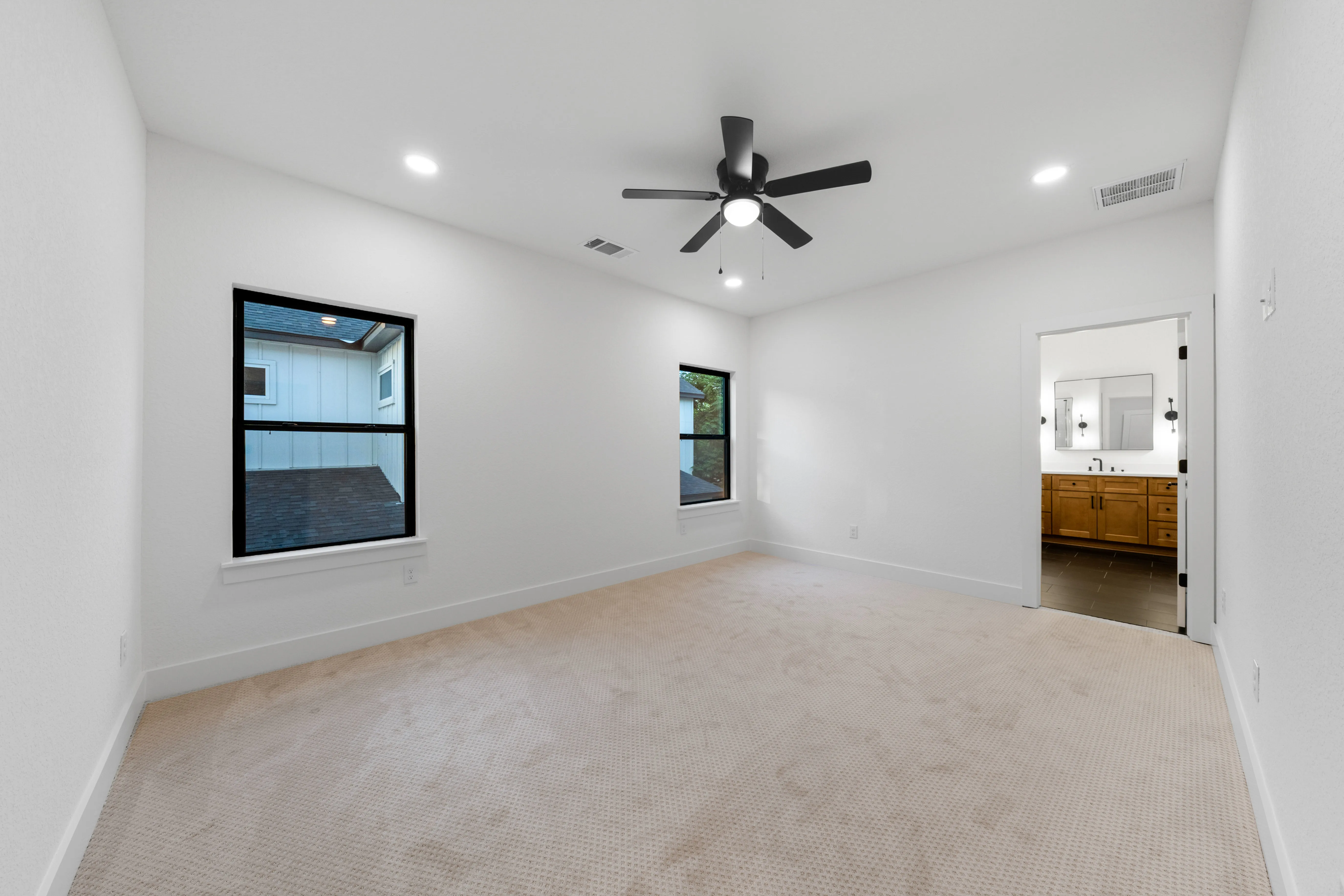 1722 N Olive photo 53