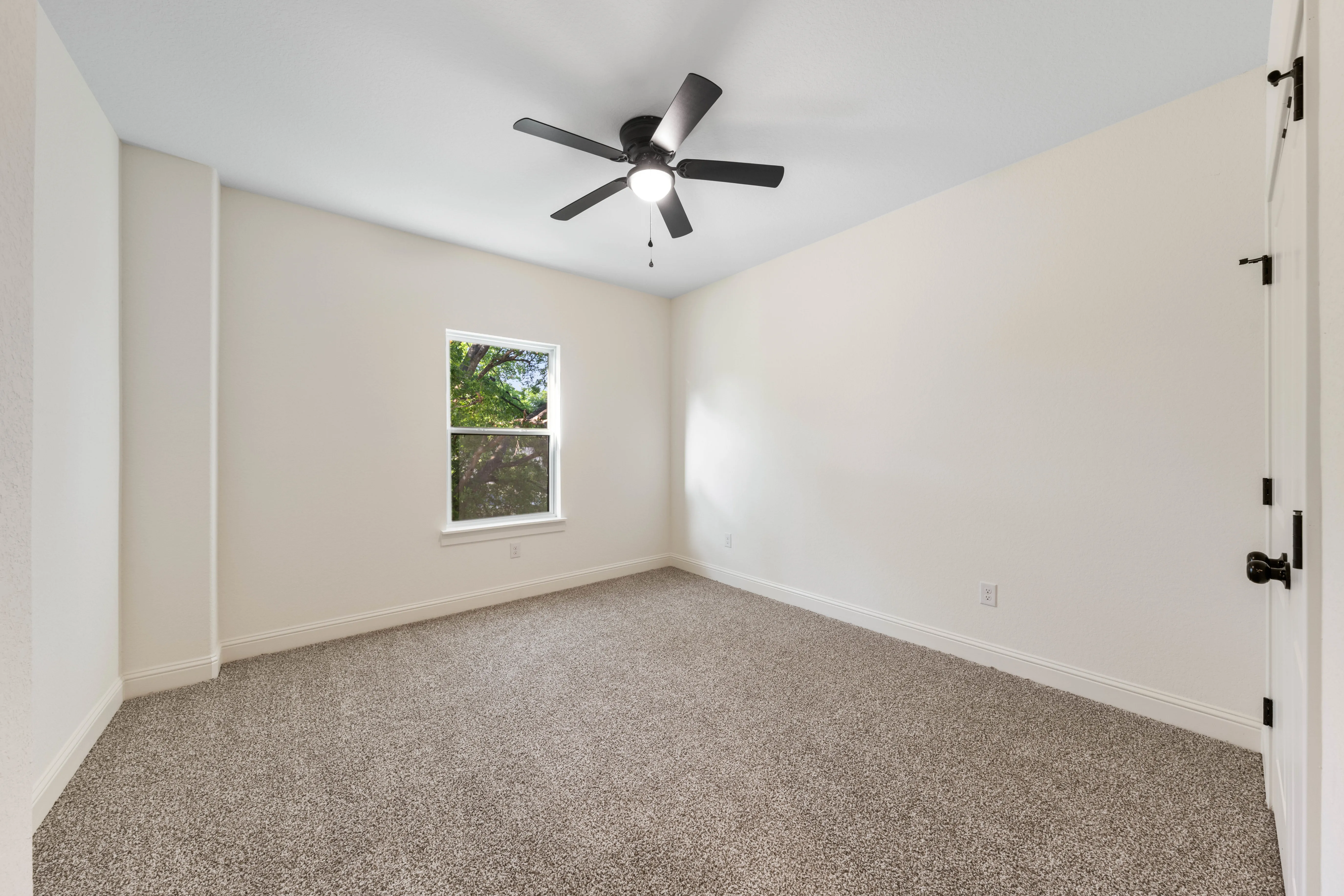 1310 S Mesquite photo 11