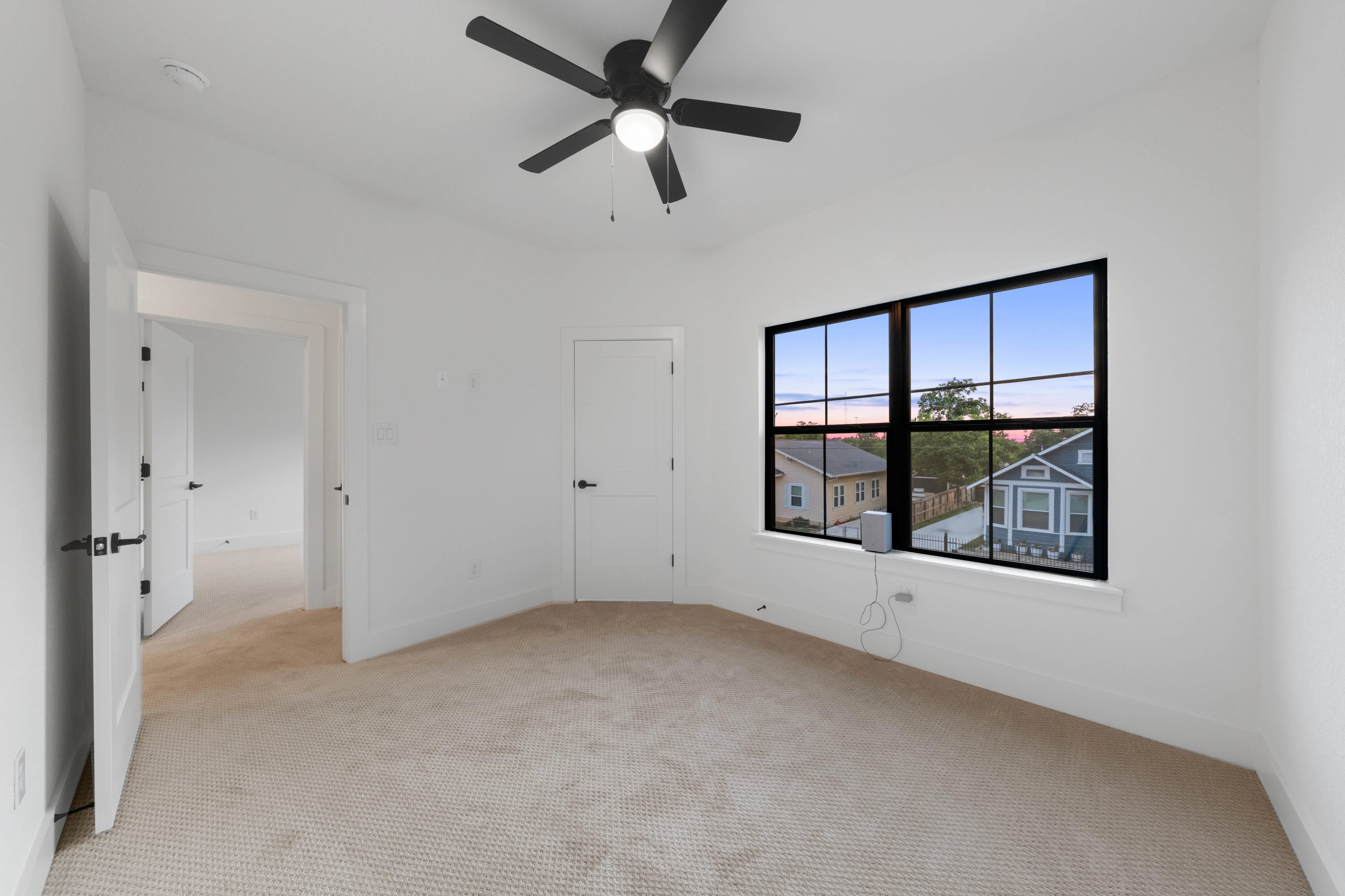 1722 N Olive photo 14