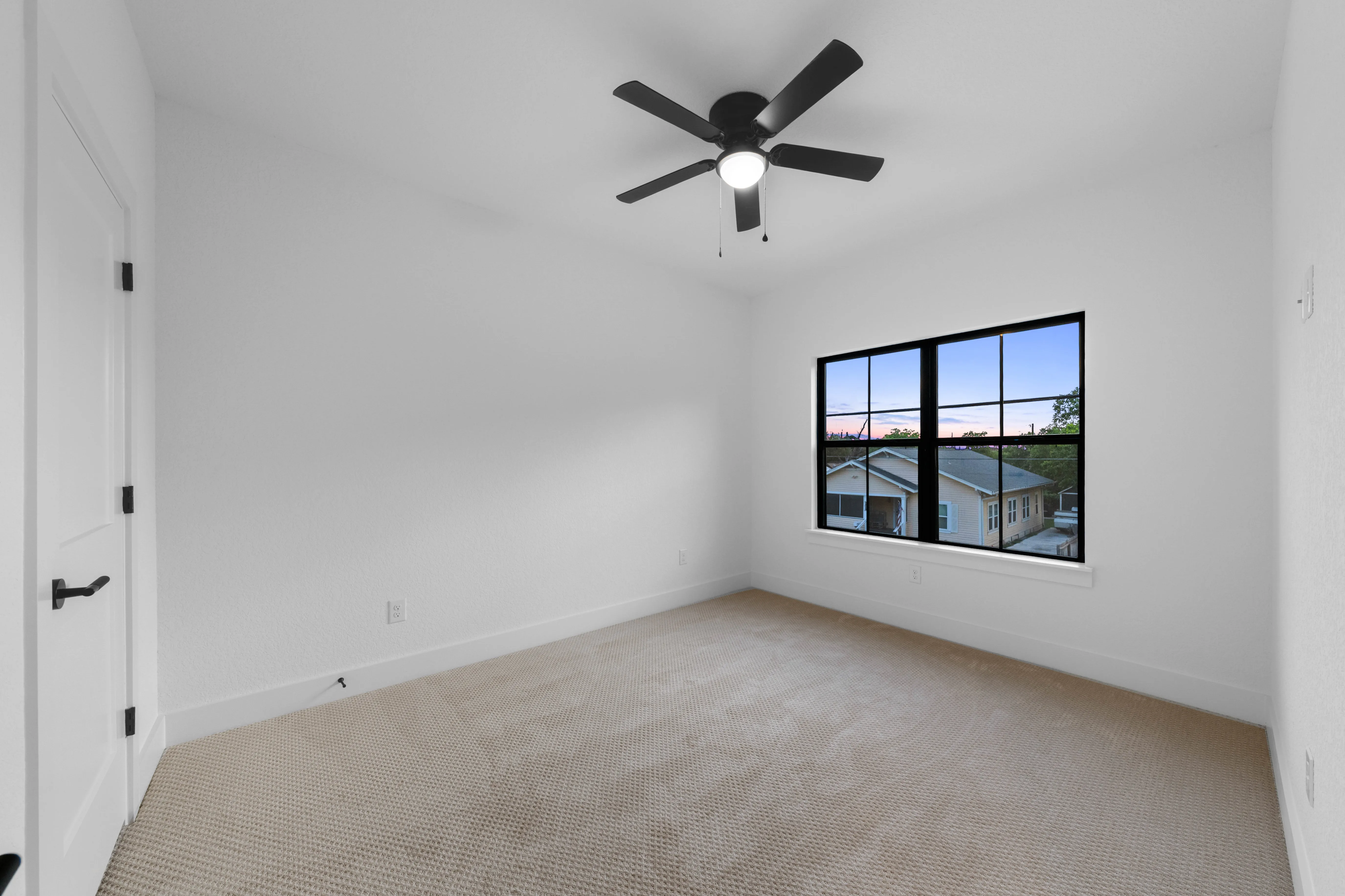 1722 N Olive photo 13