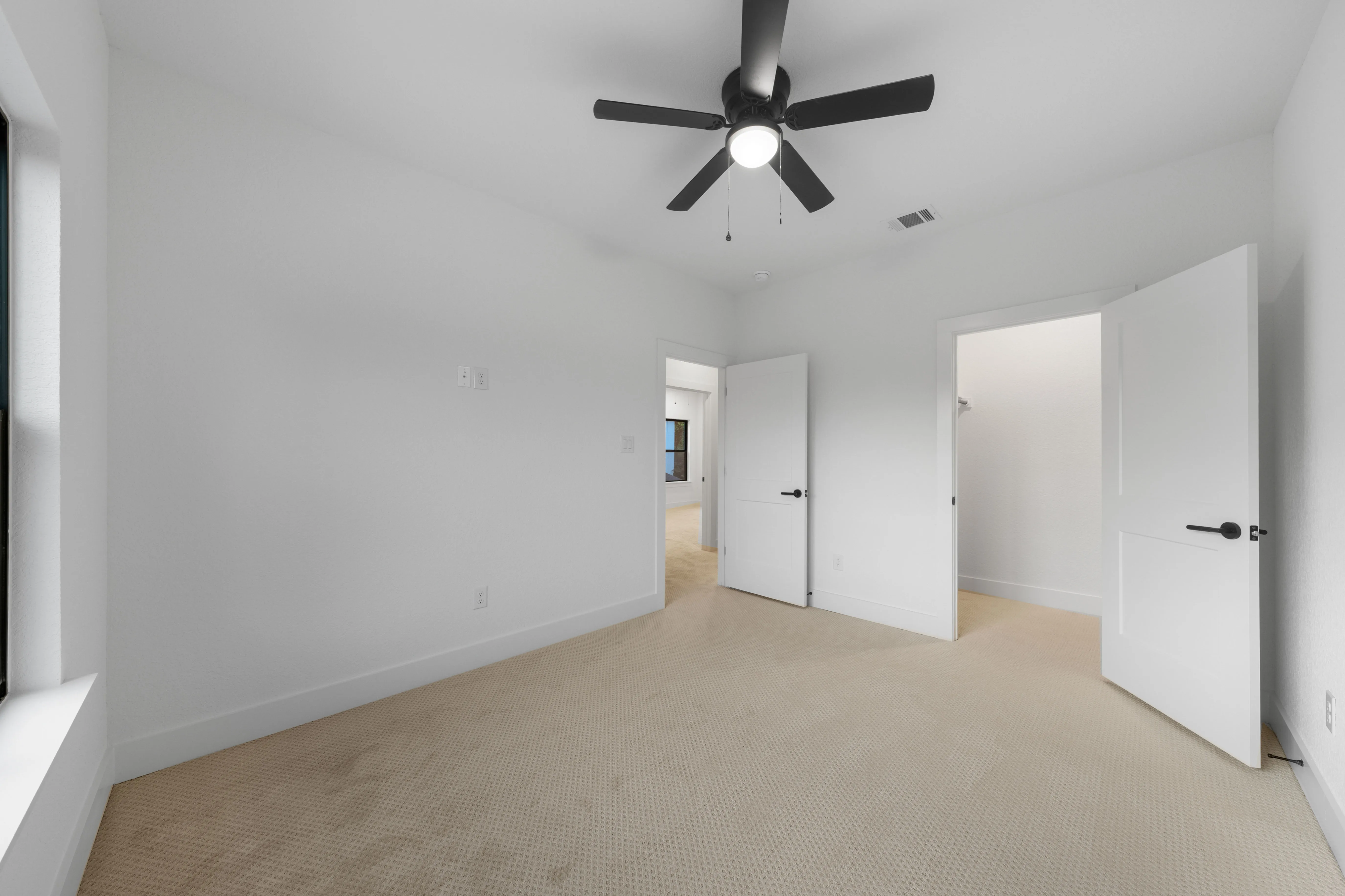 1722 N Olive photo 37