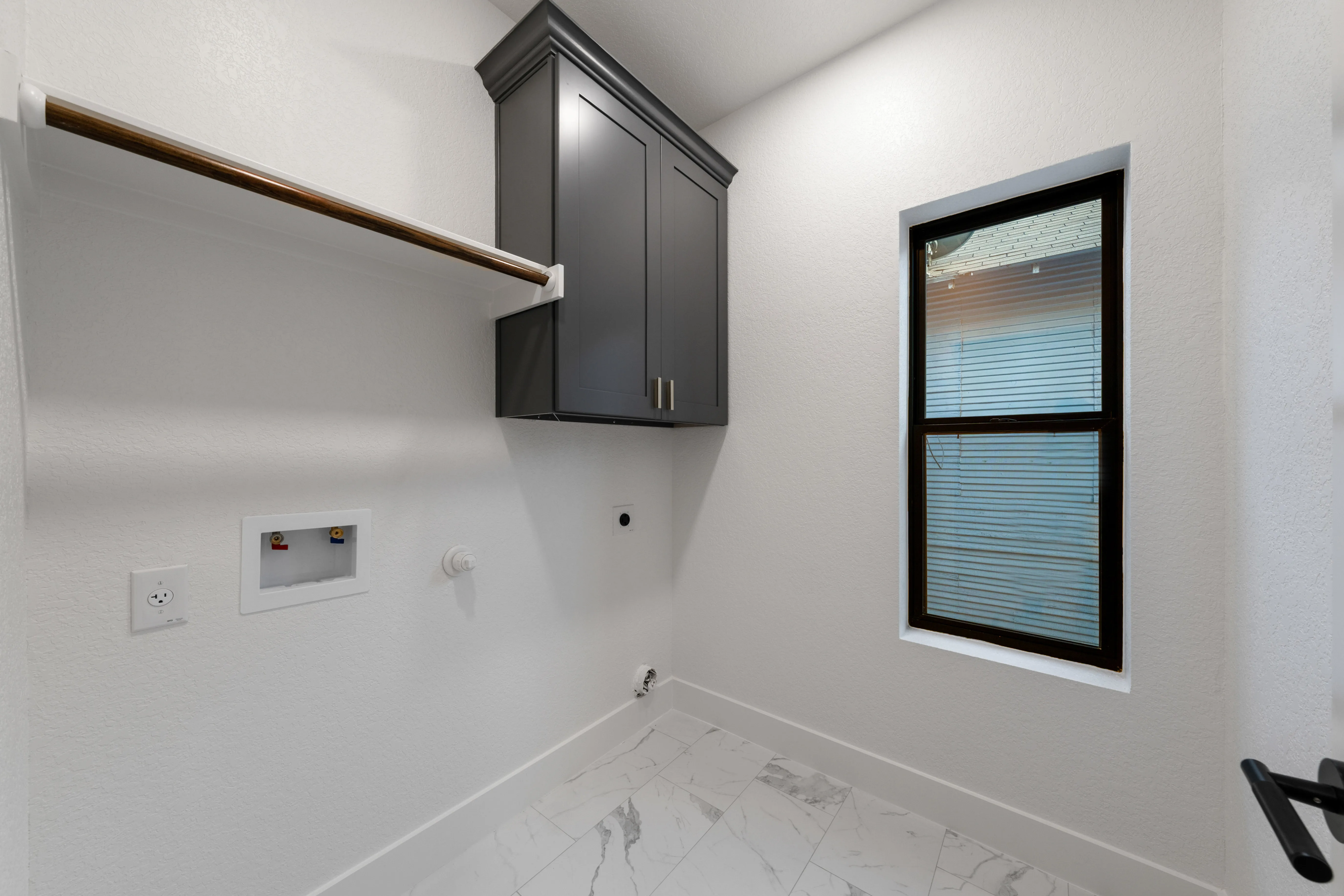 1722 N Olive photo 22