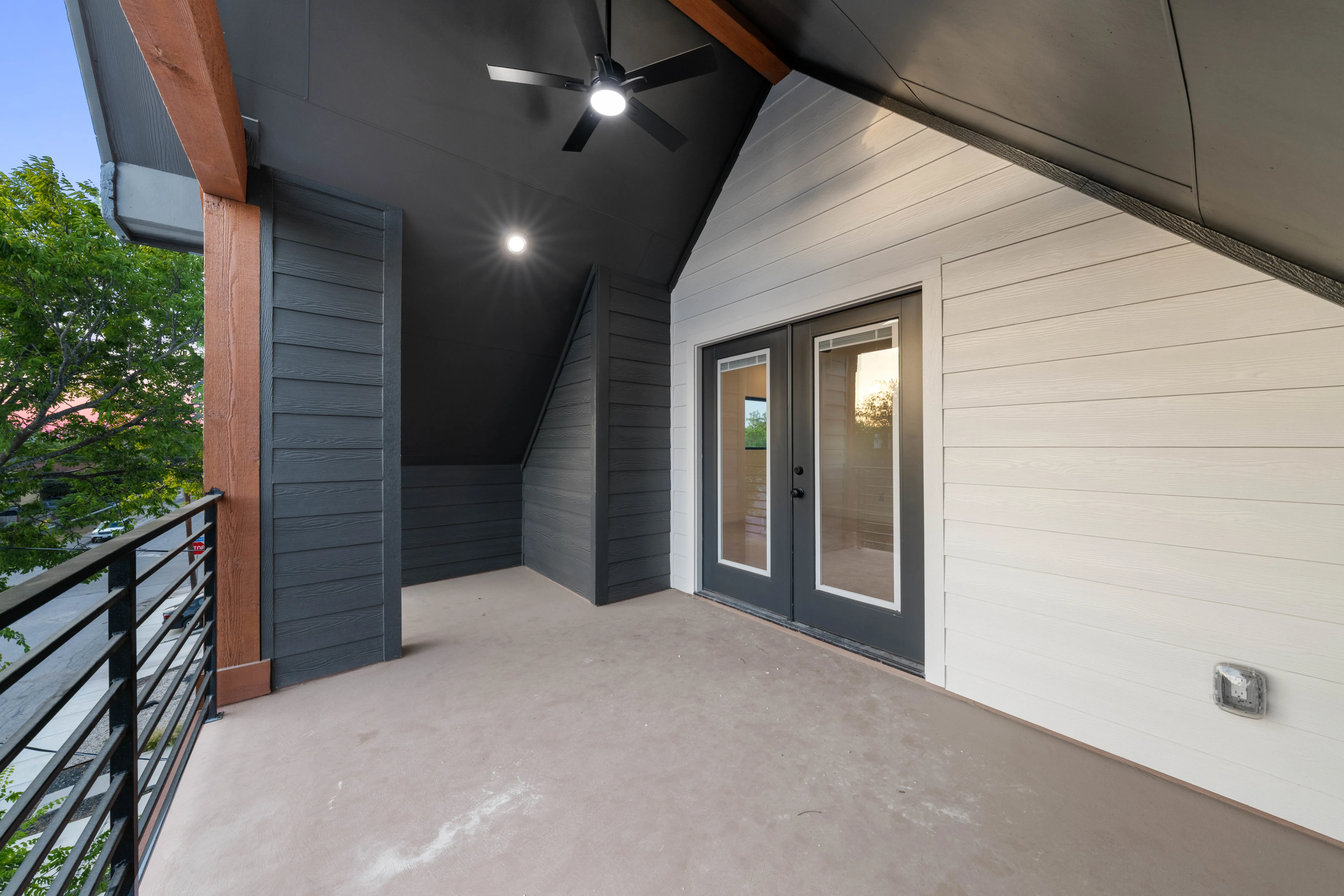 1722 N Olive photo 54