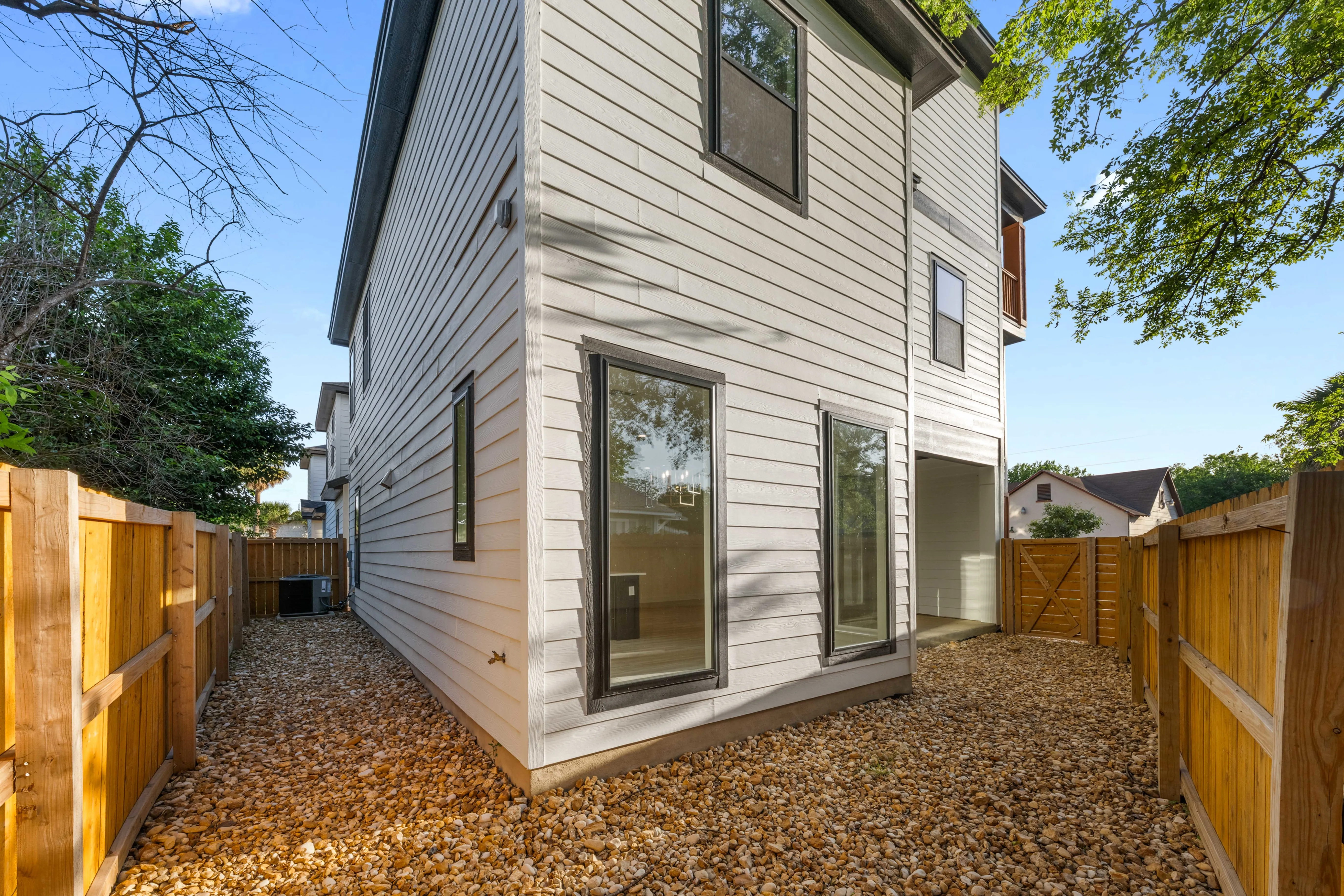 1310 S Mesquite photo 38