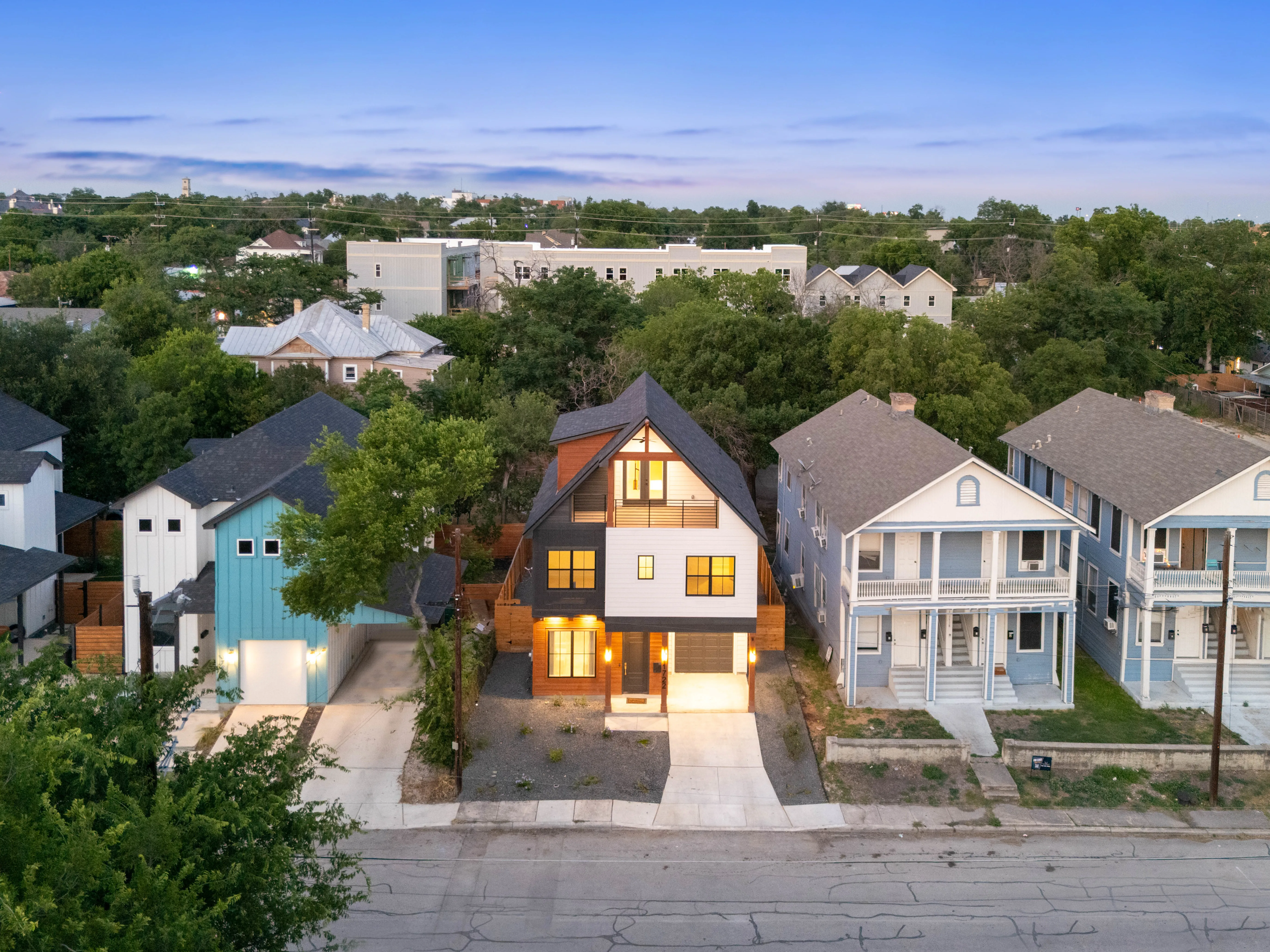 1722 N Olive photo 26