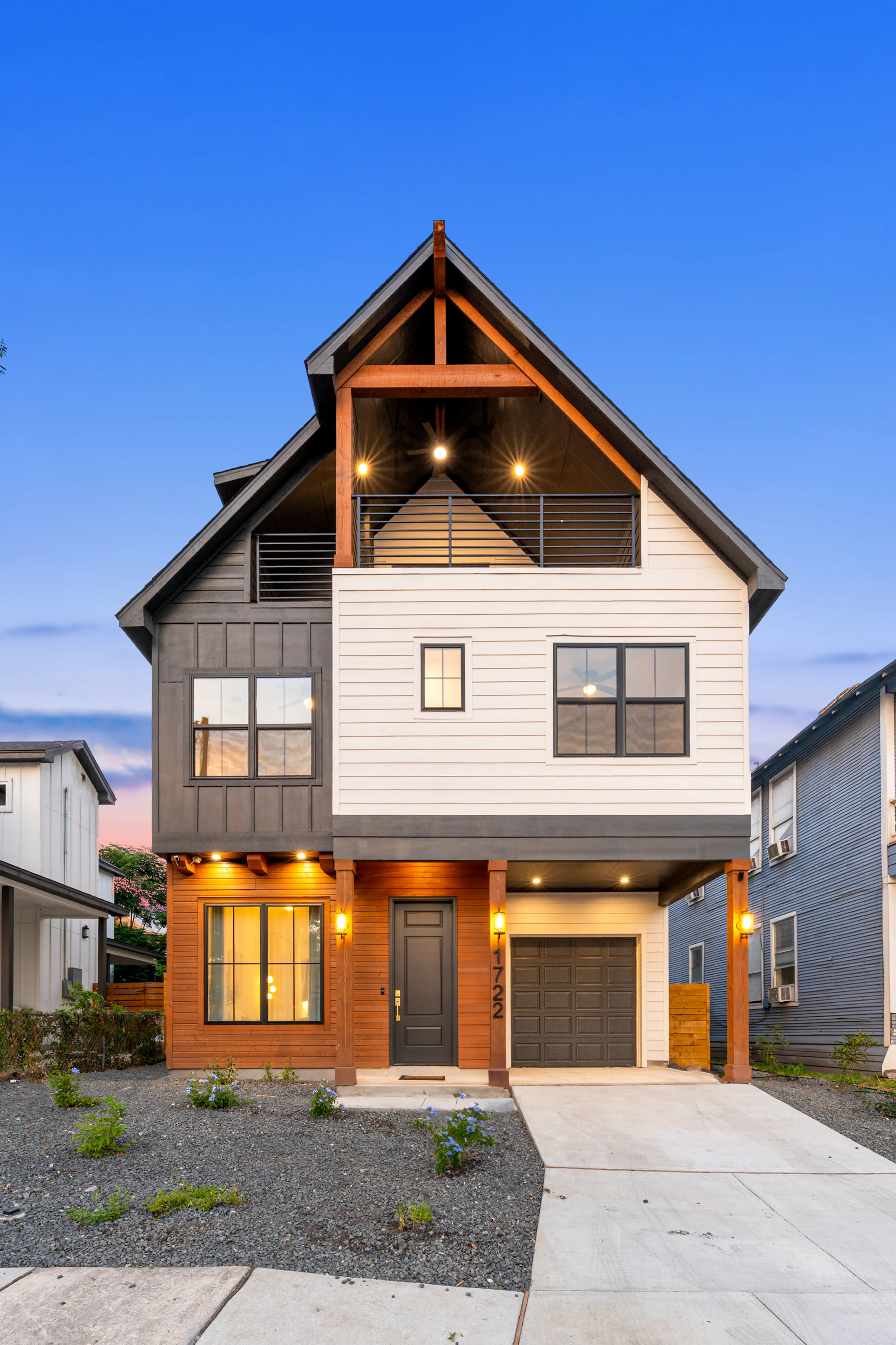 1722 N Olive photo 43