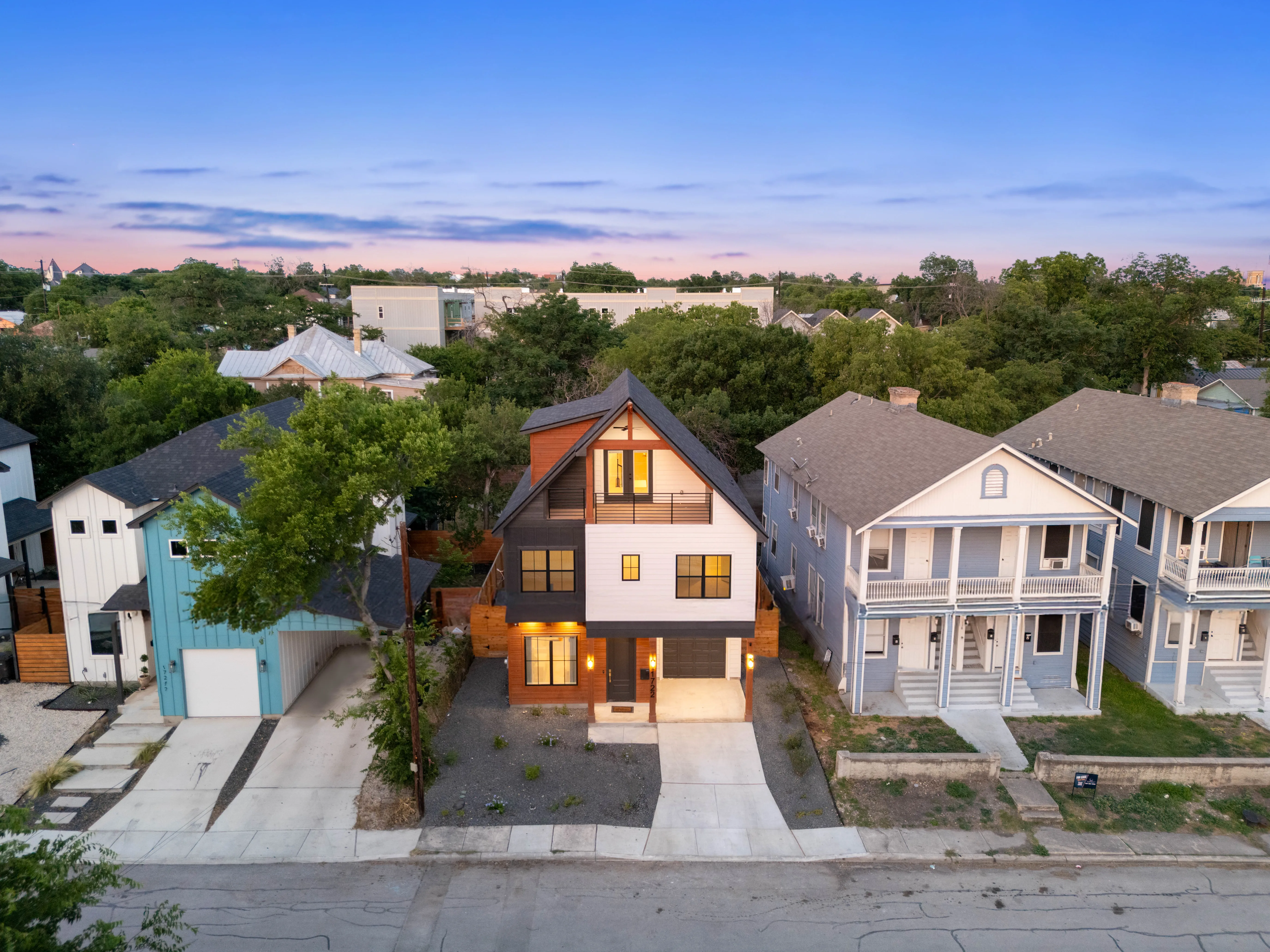 1722 N Olive photo 56
