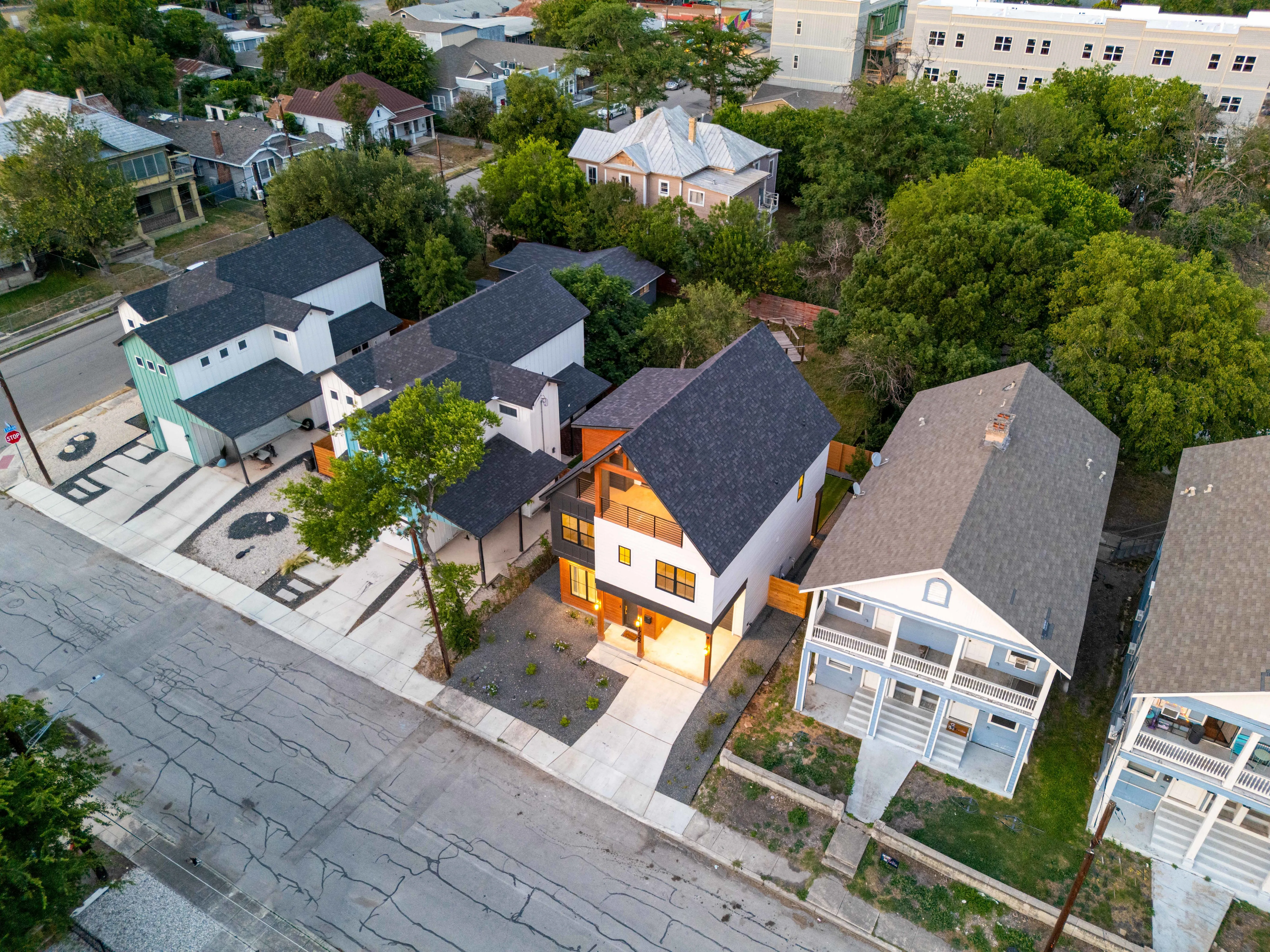 1722 N Olive photo 25