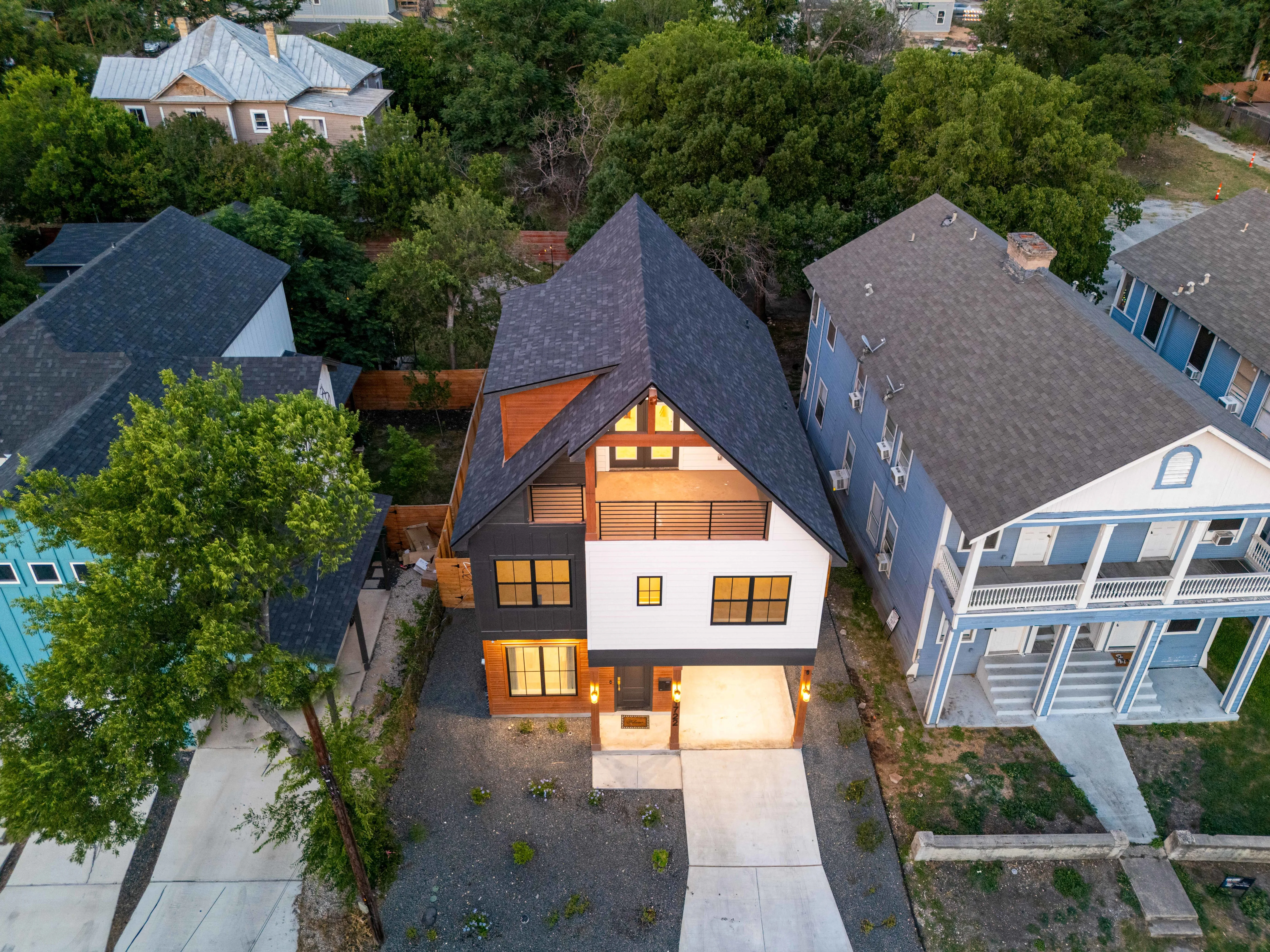 1722 N Olive photo 64