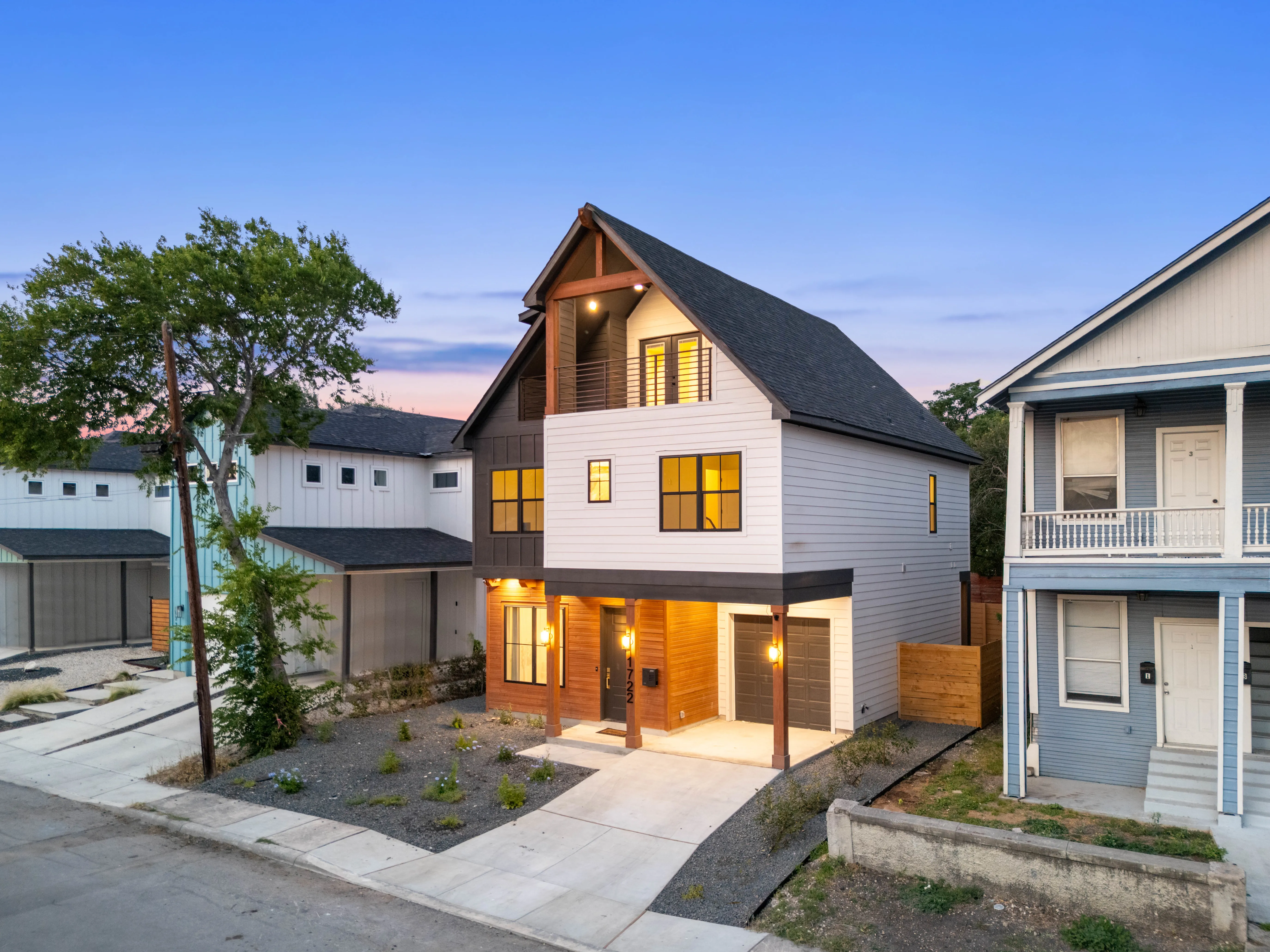 1722 N Olive photo 24
