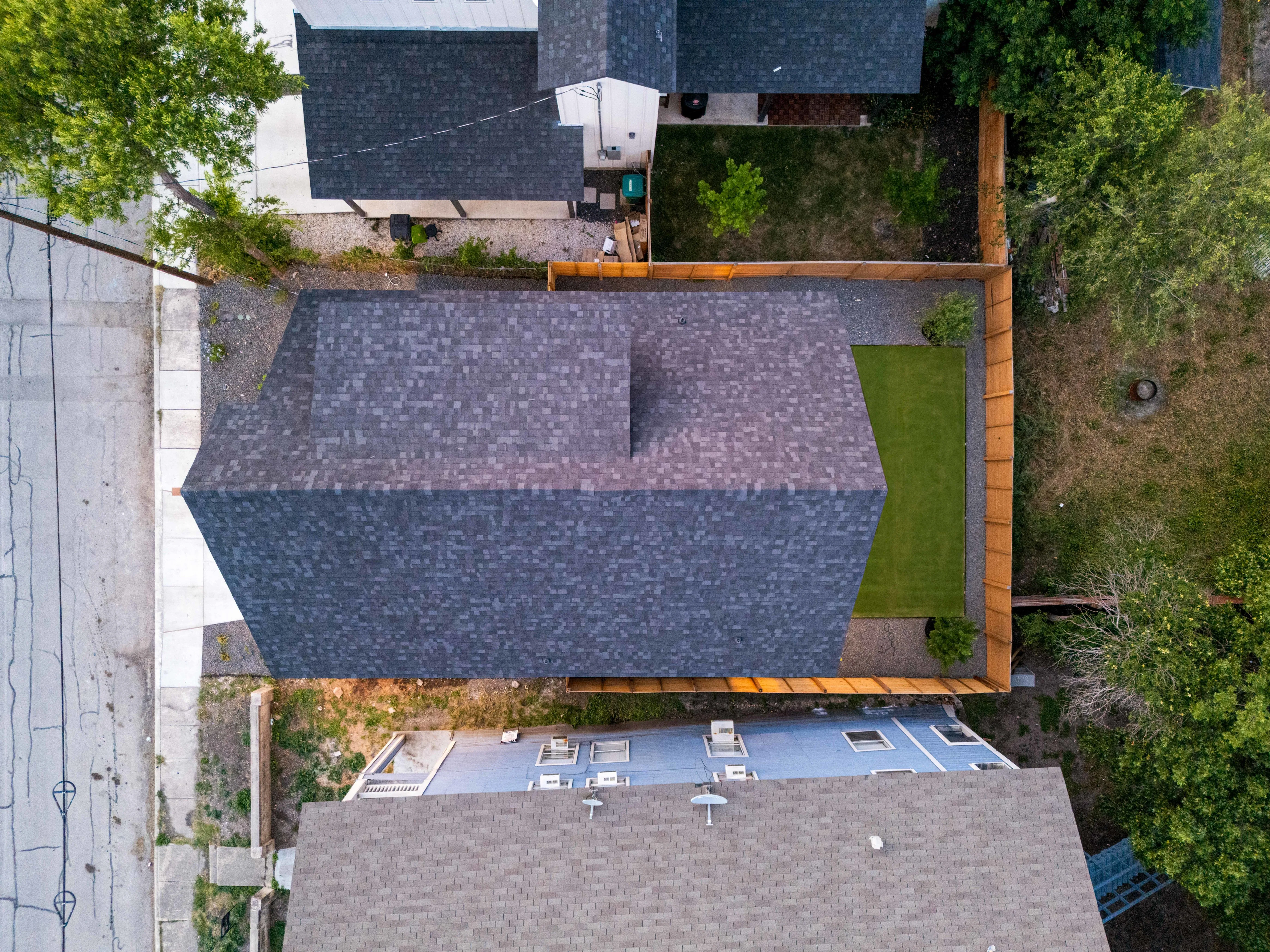 1722 N Olive photo 45