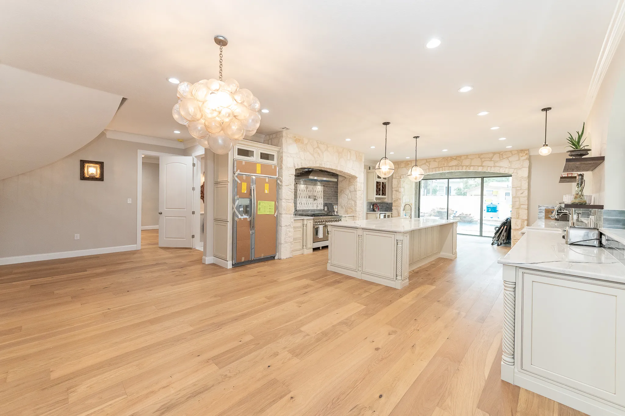 102 Cloverleaf Ave photo 8