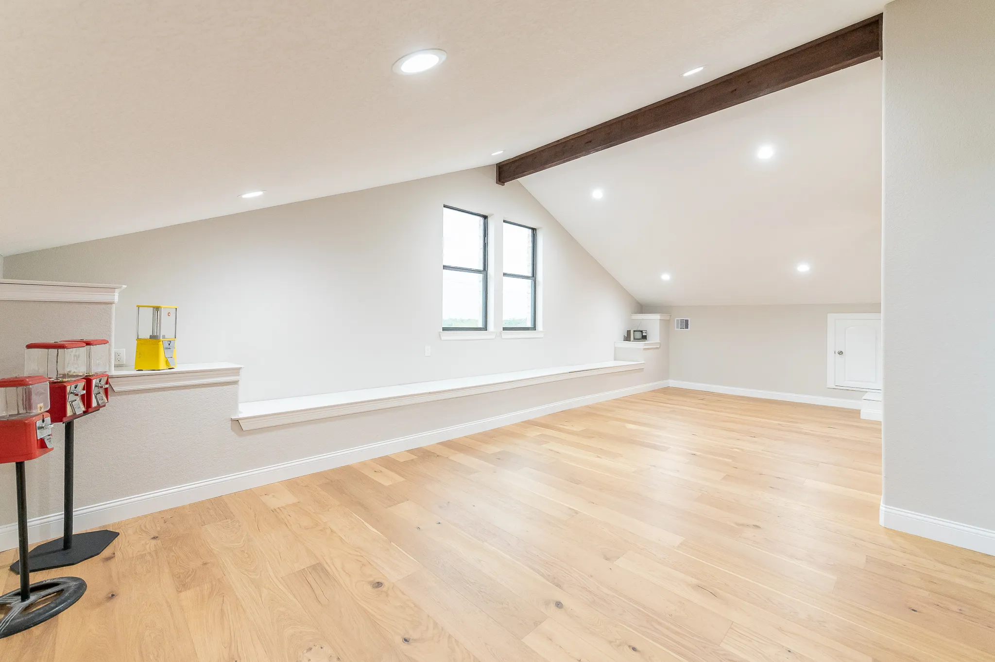 102 Cloverleaf Ave photo 47