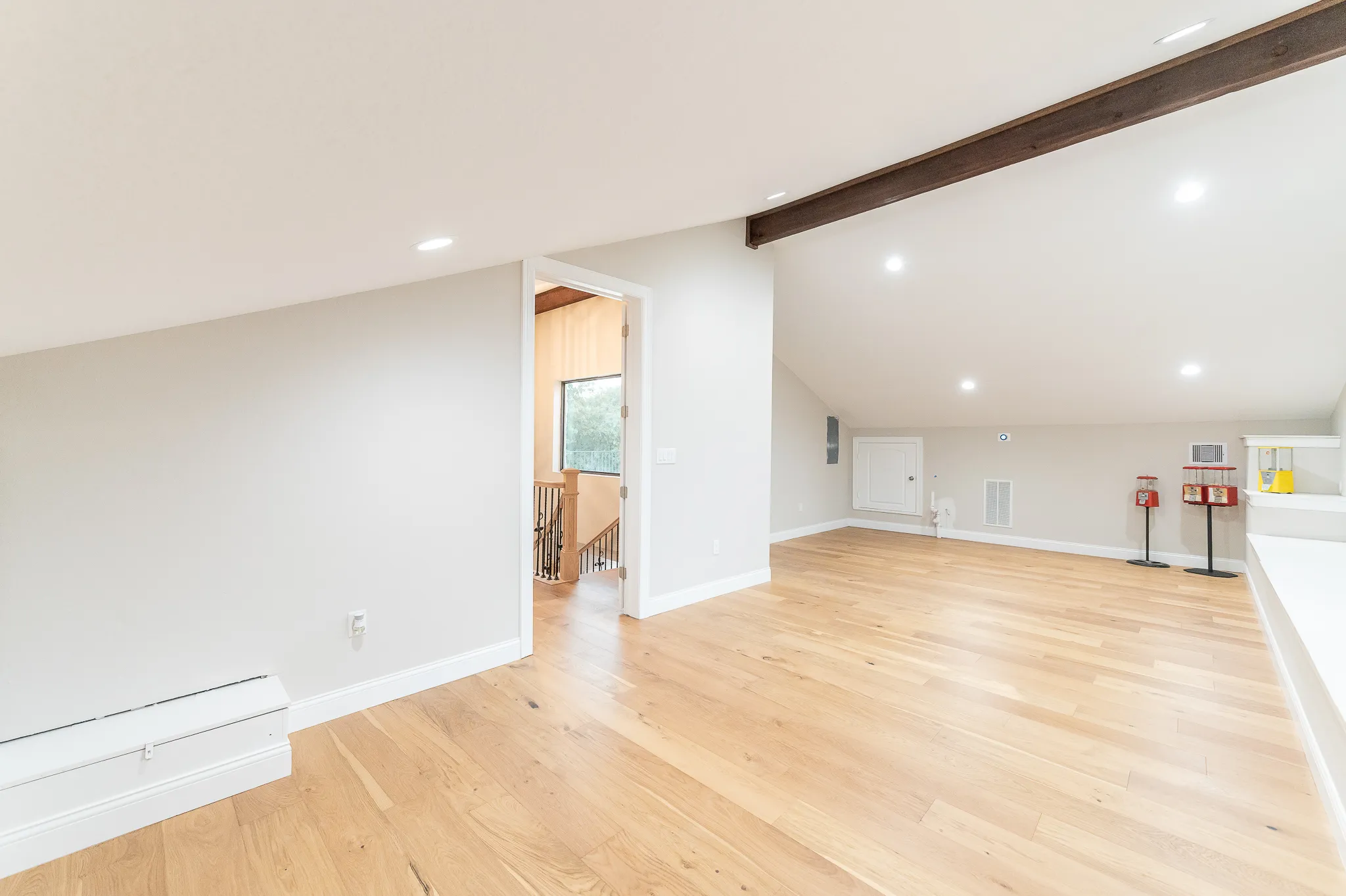 102 Cloverleaf Ave photo 48