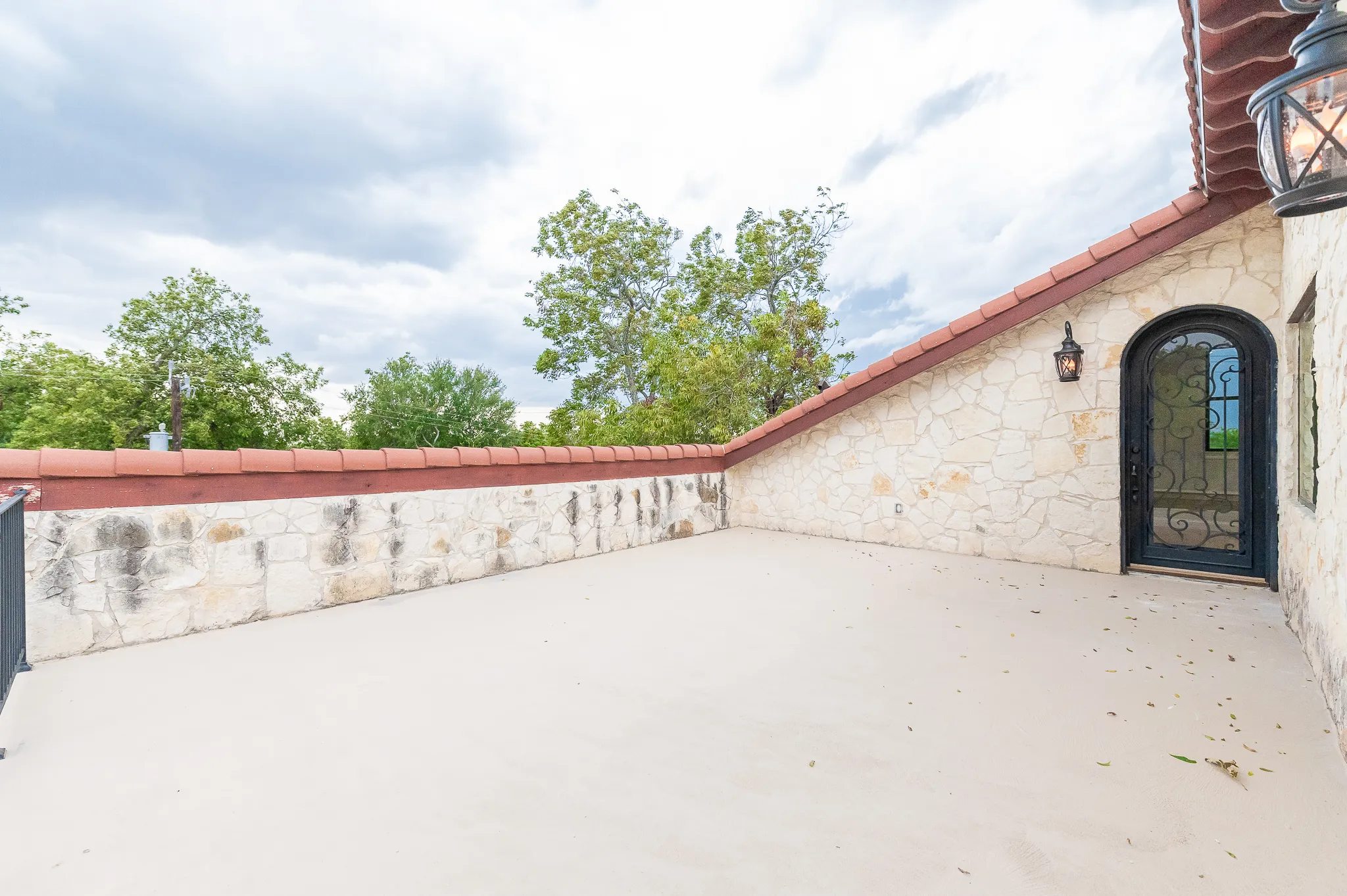102 Cloverleaf Ave photo 49