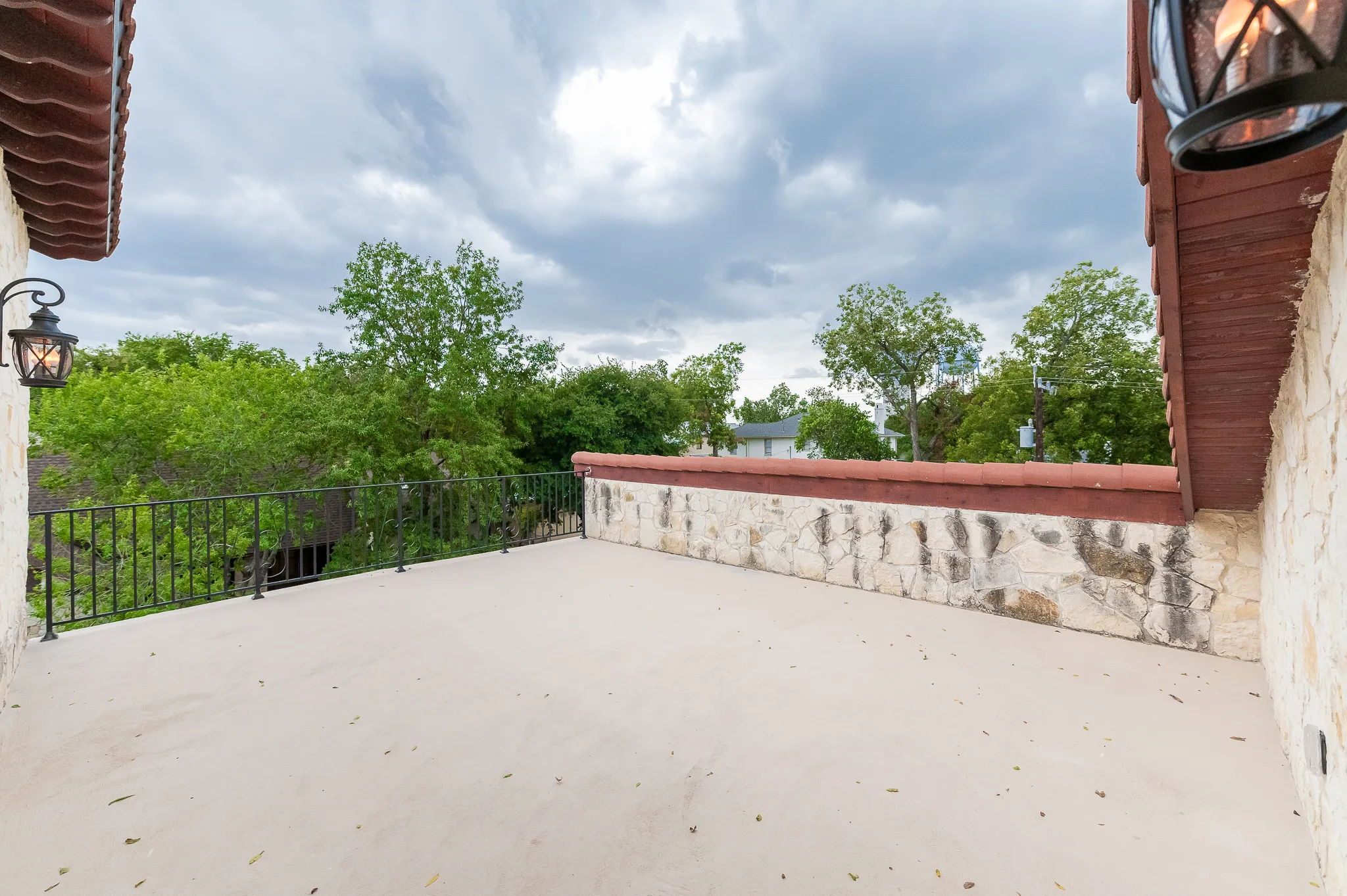 102 Cloverleaf Ave photo 51