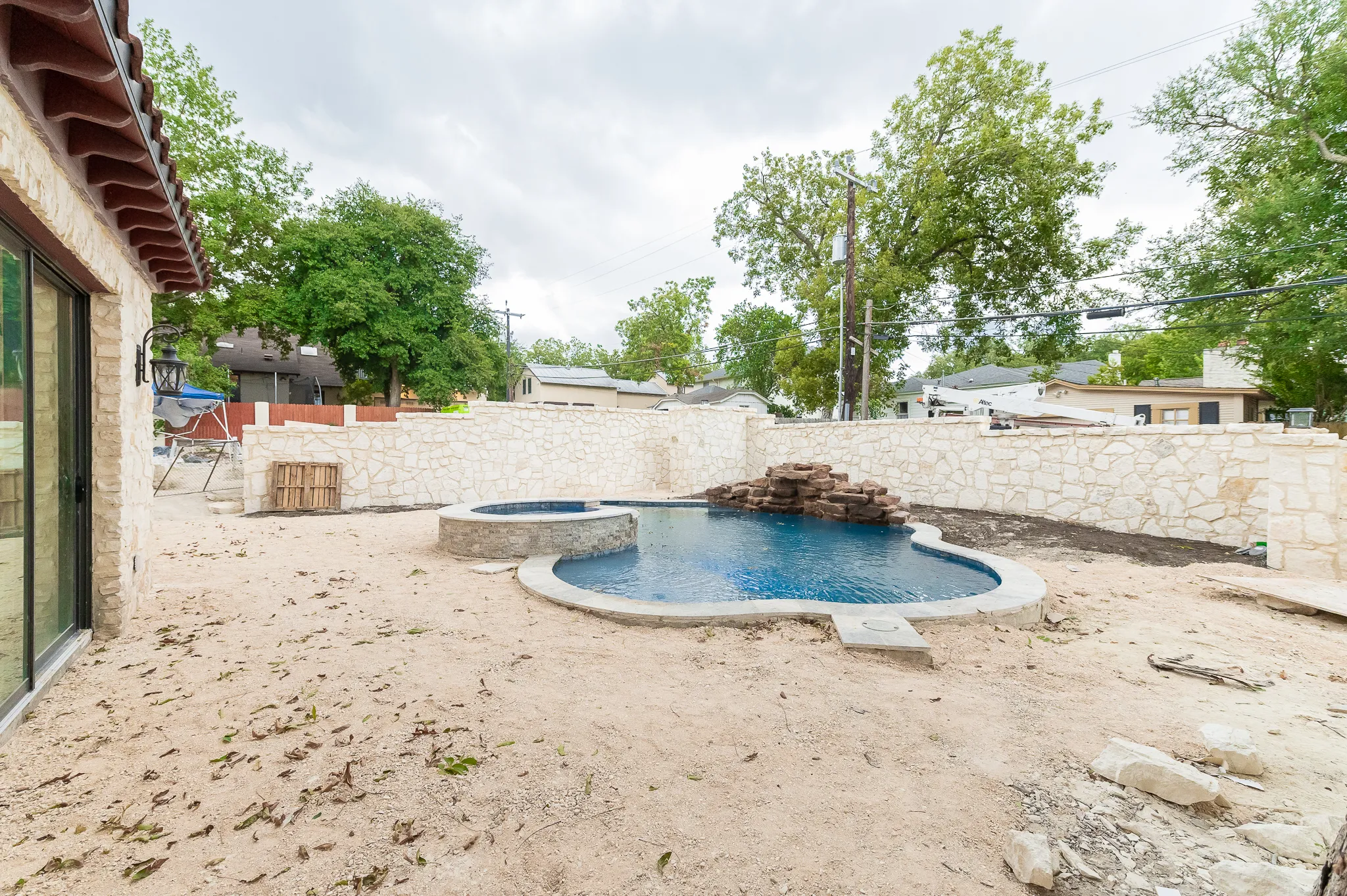 102 Cloverleaf Ave photo 62