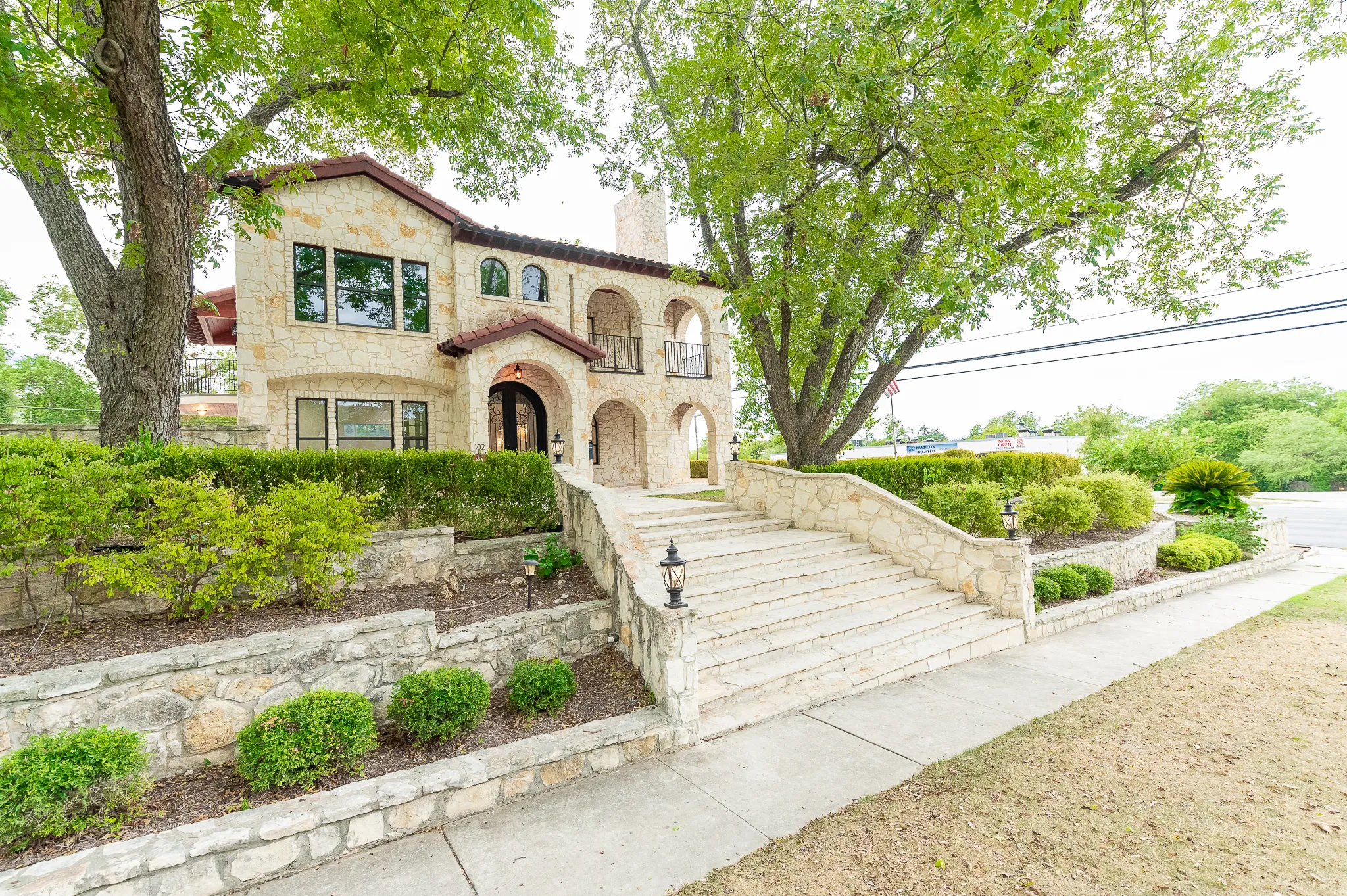 102 Cloverleaf Ave photo 64