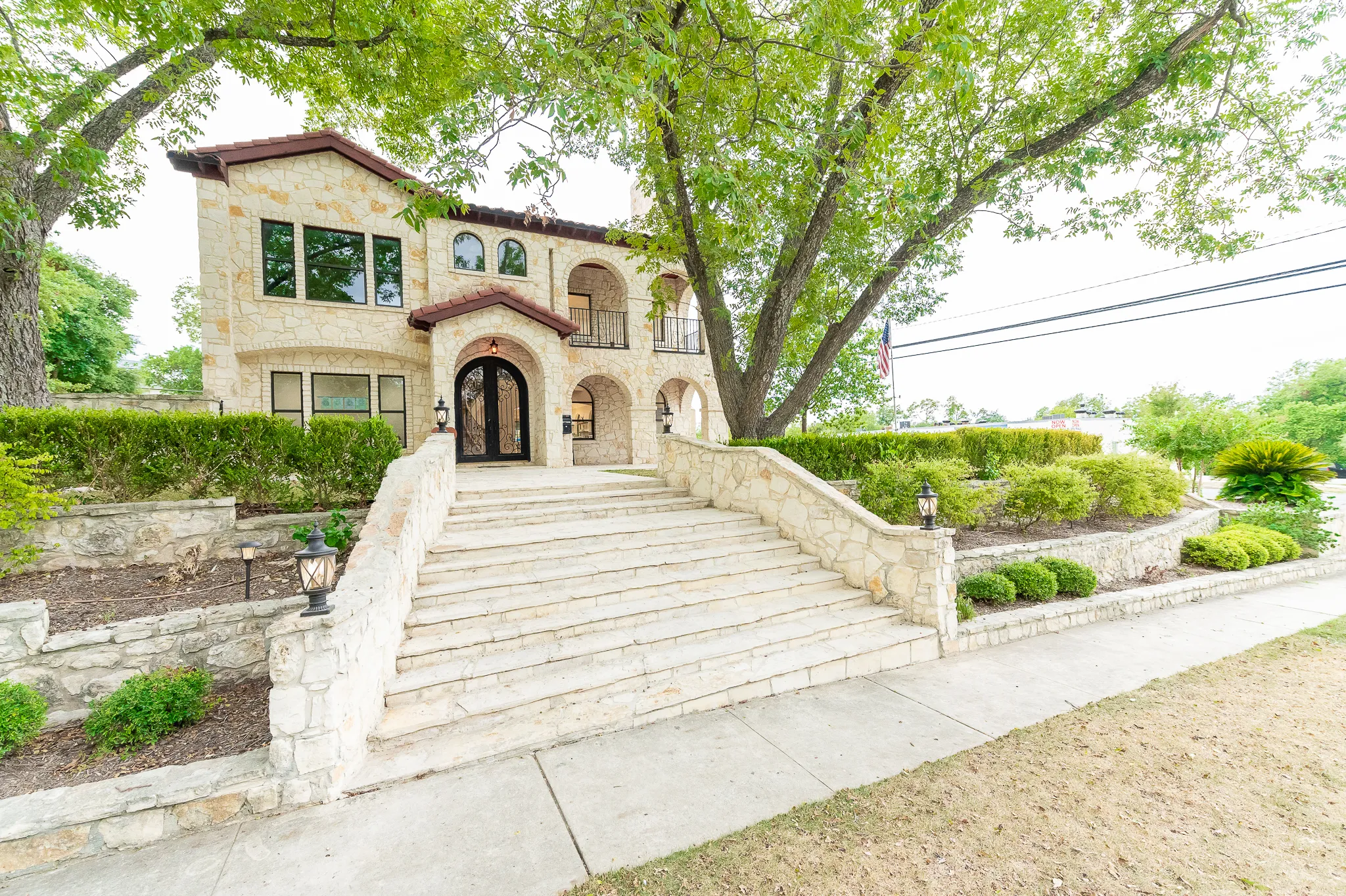 102 Cloverleaf Ave photo 65