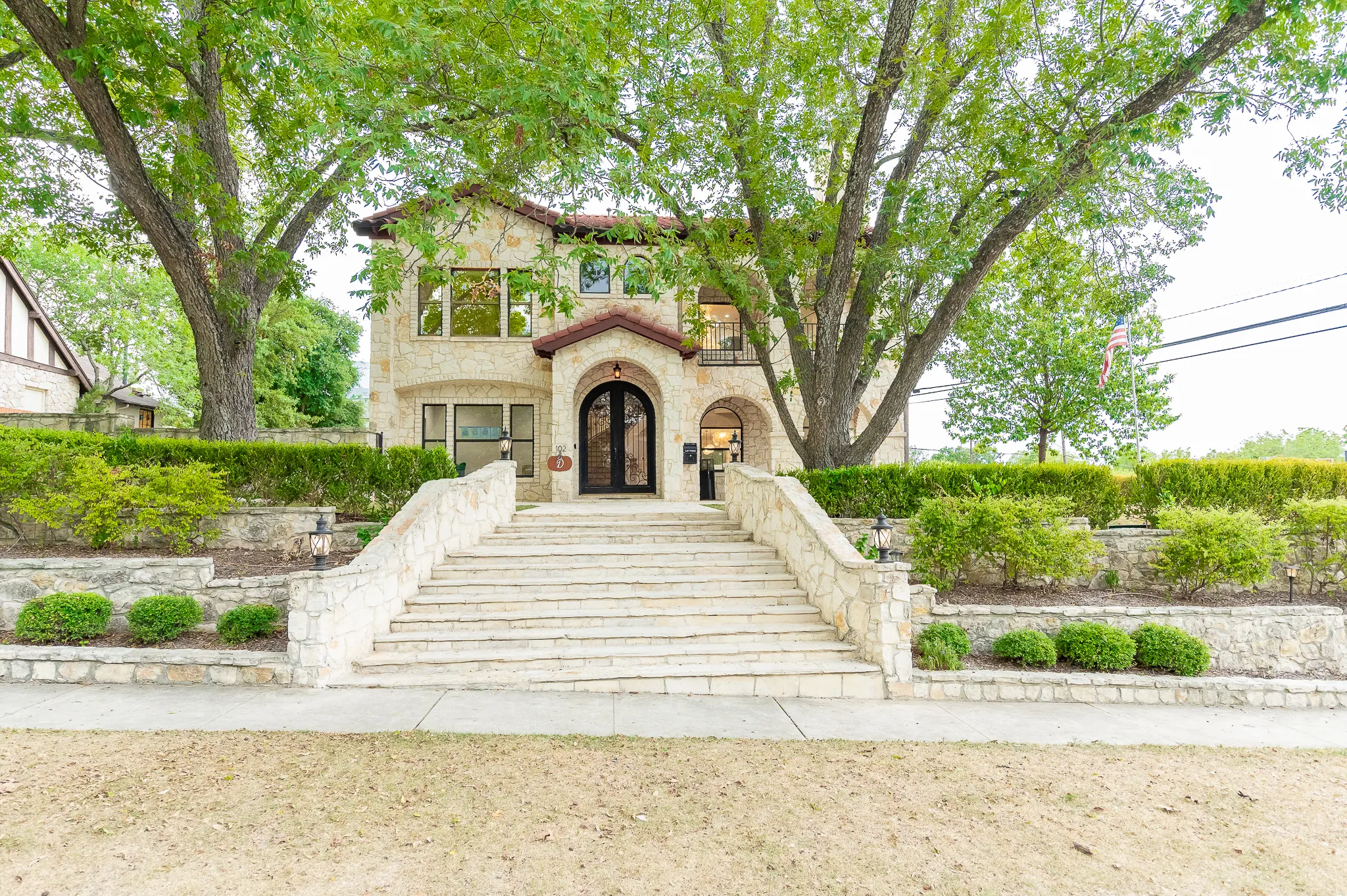 102 Cloverleaf Ave photo 66