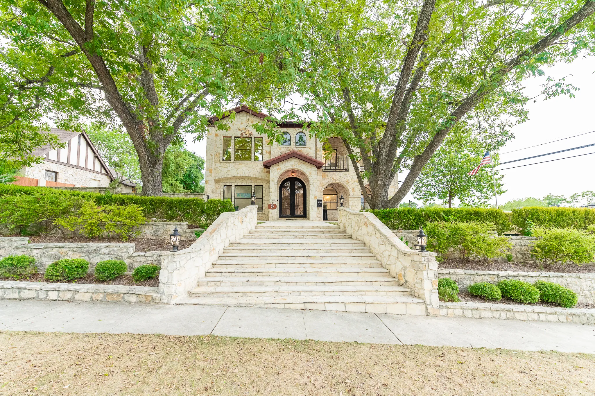 102 Cloverleaf Ave photo 67