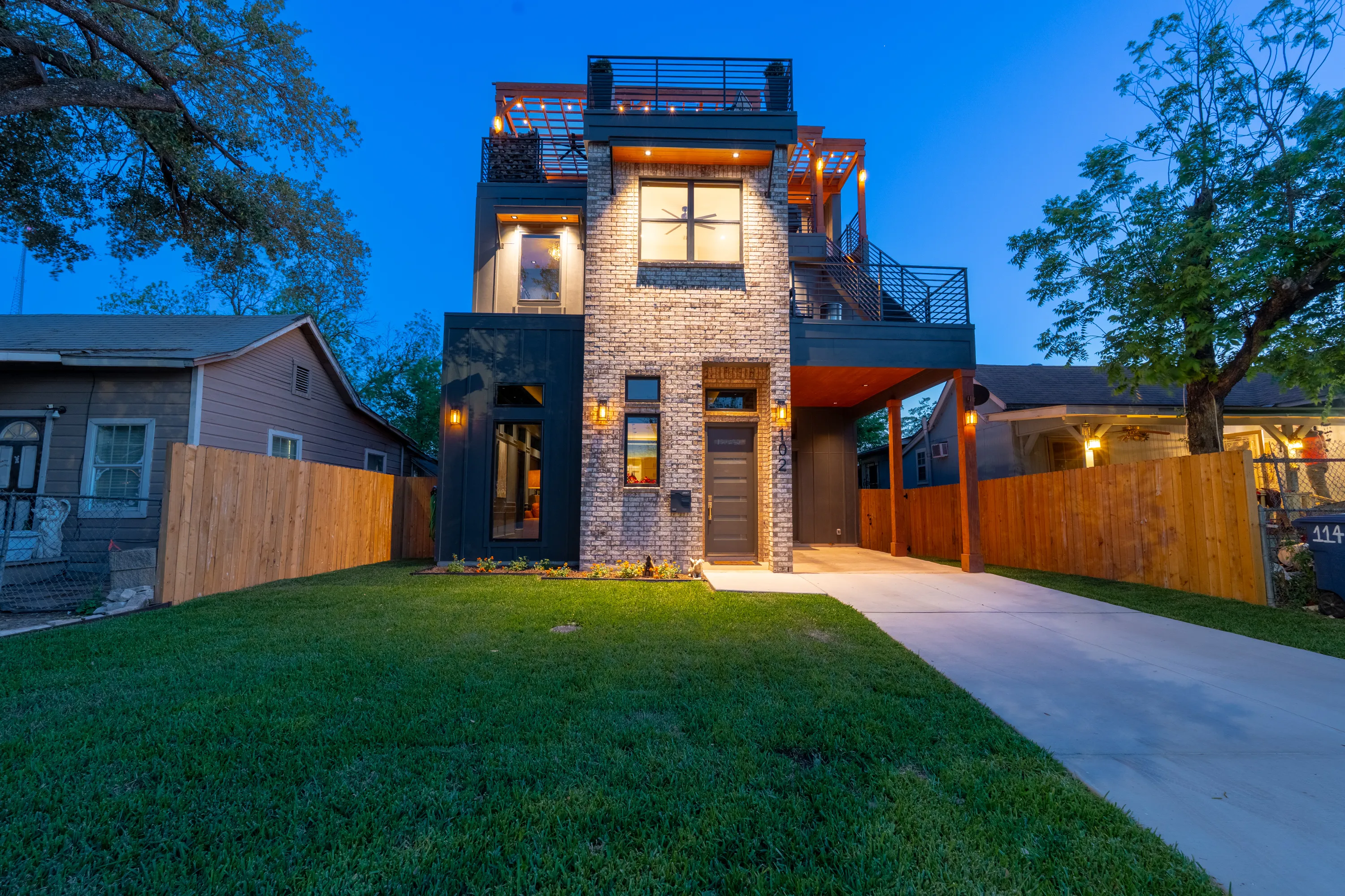 Silvas Residence Downtown hero photo