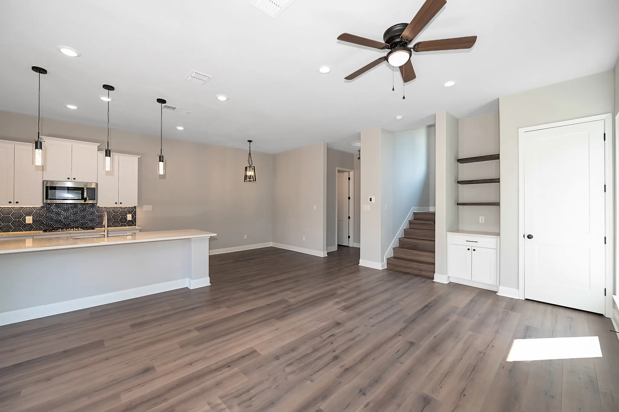1821 N Olive photo 12