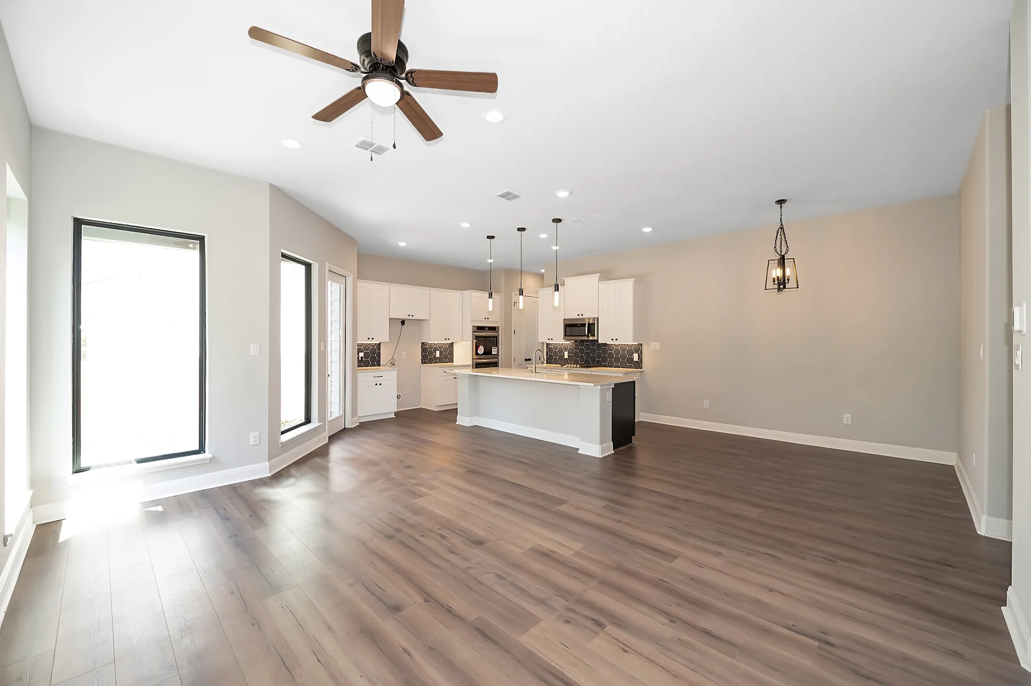 1821 N Olive photo 13