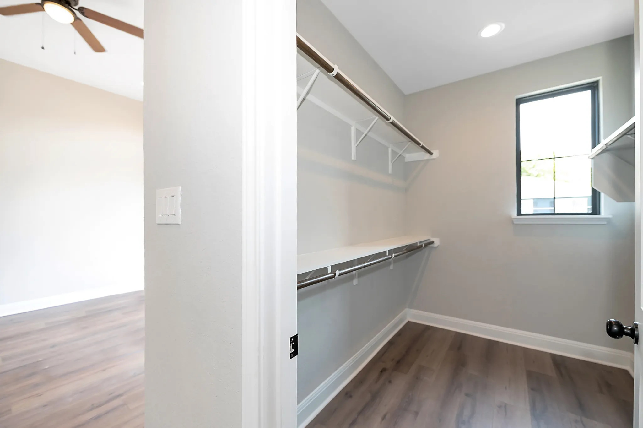1821 N Olive photo 16