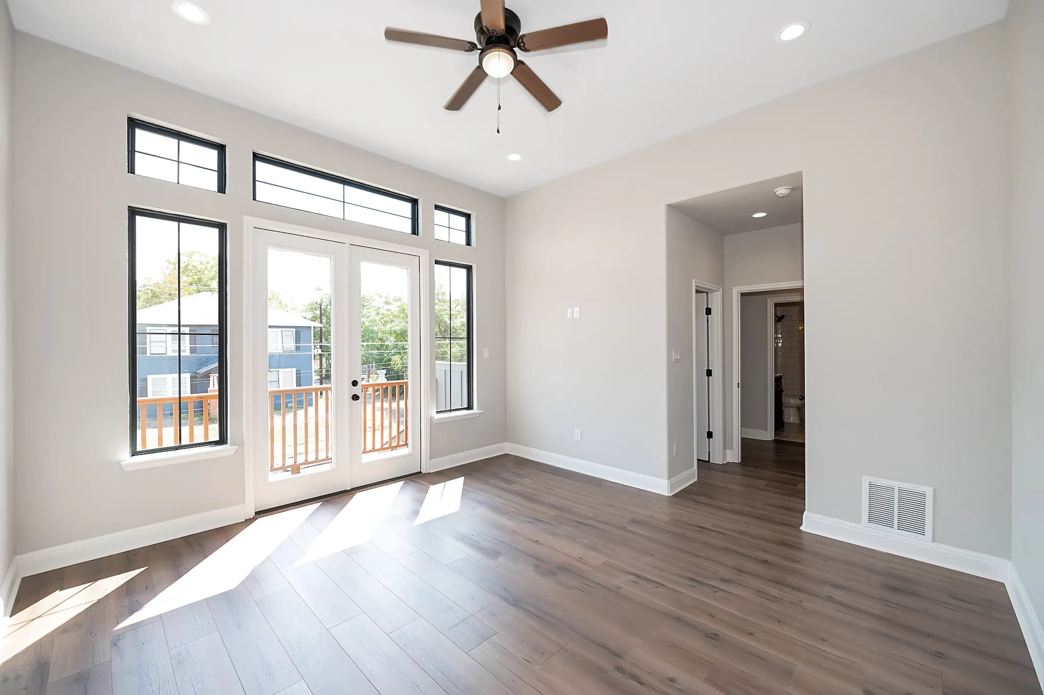 1821 N Olive photo 19