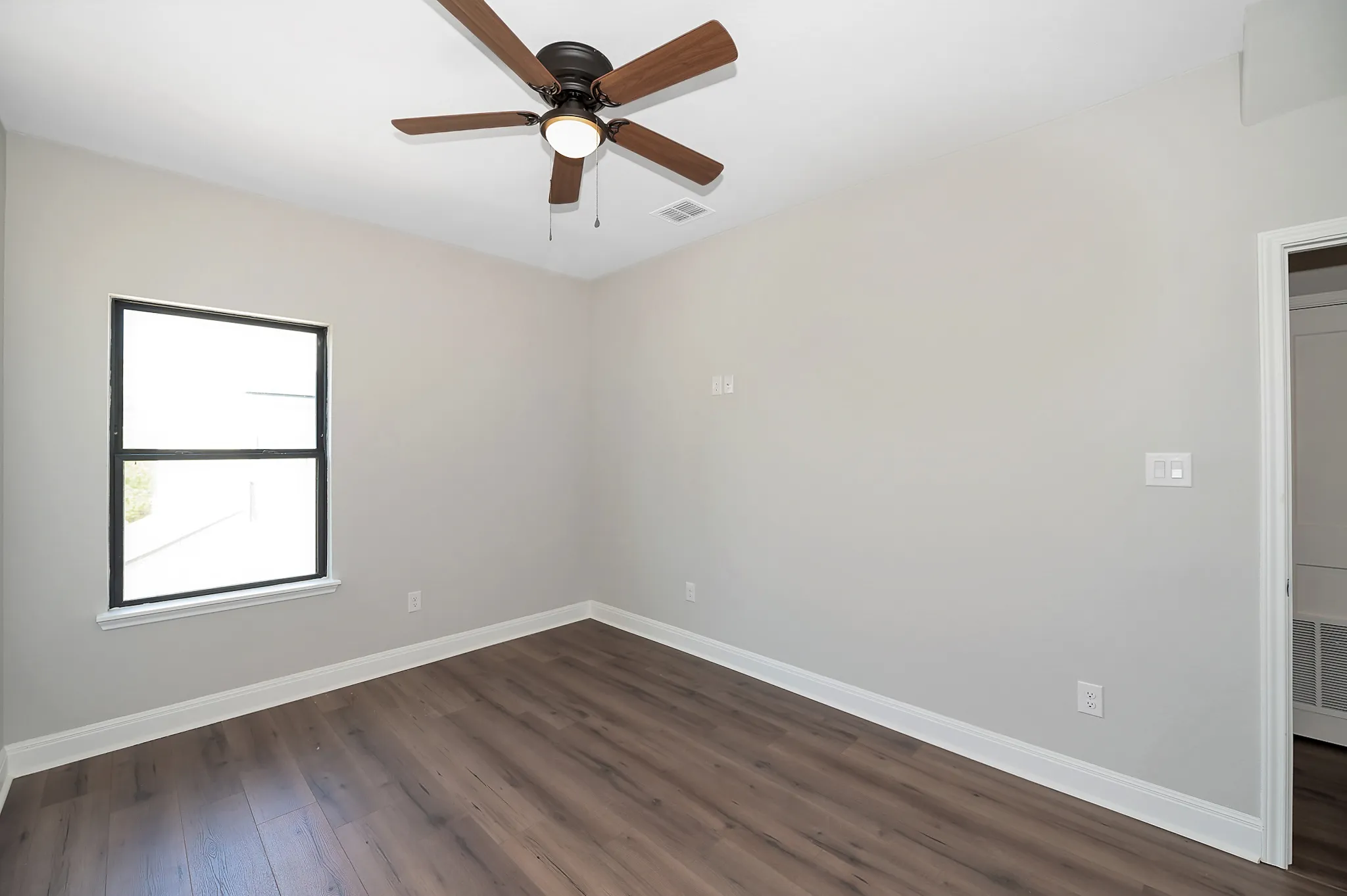 1821 N Olive photo 26