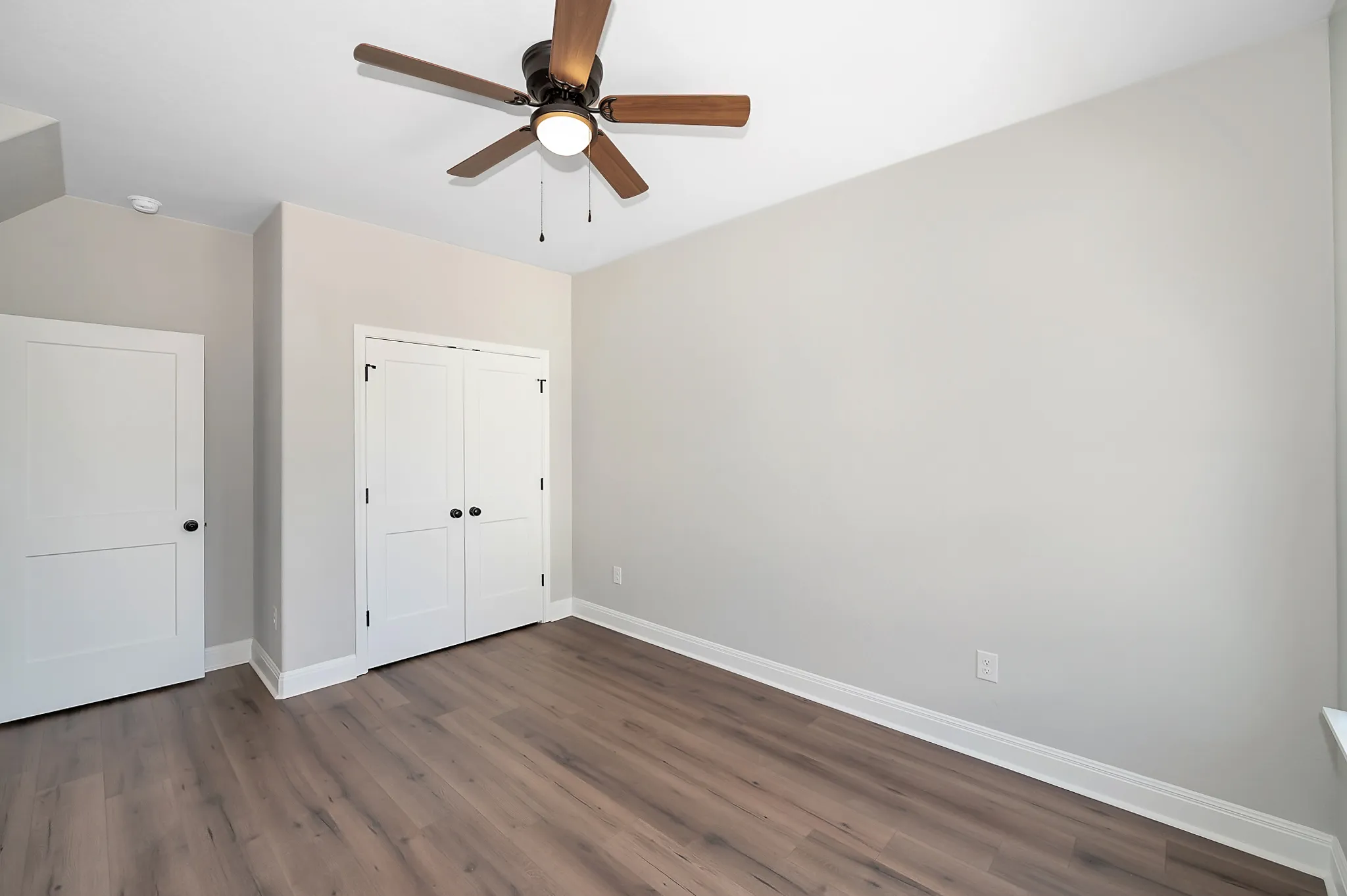 1821 N Olive photo 27