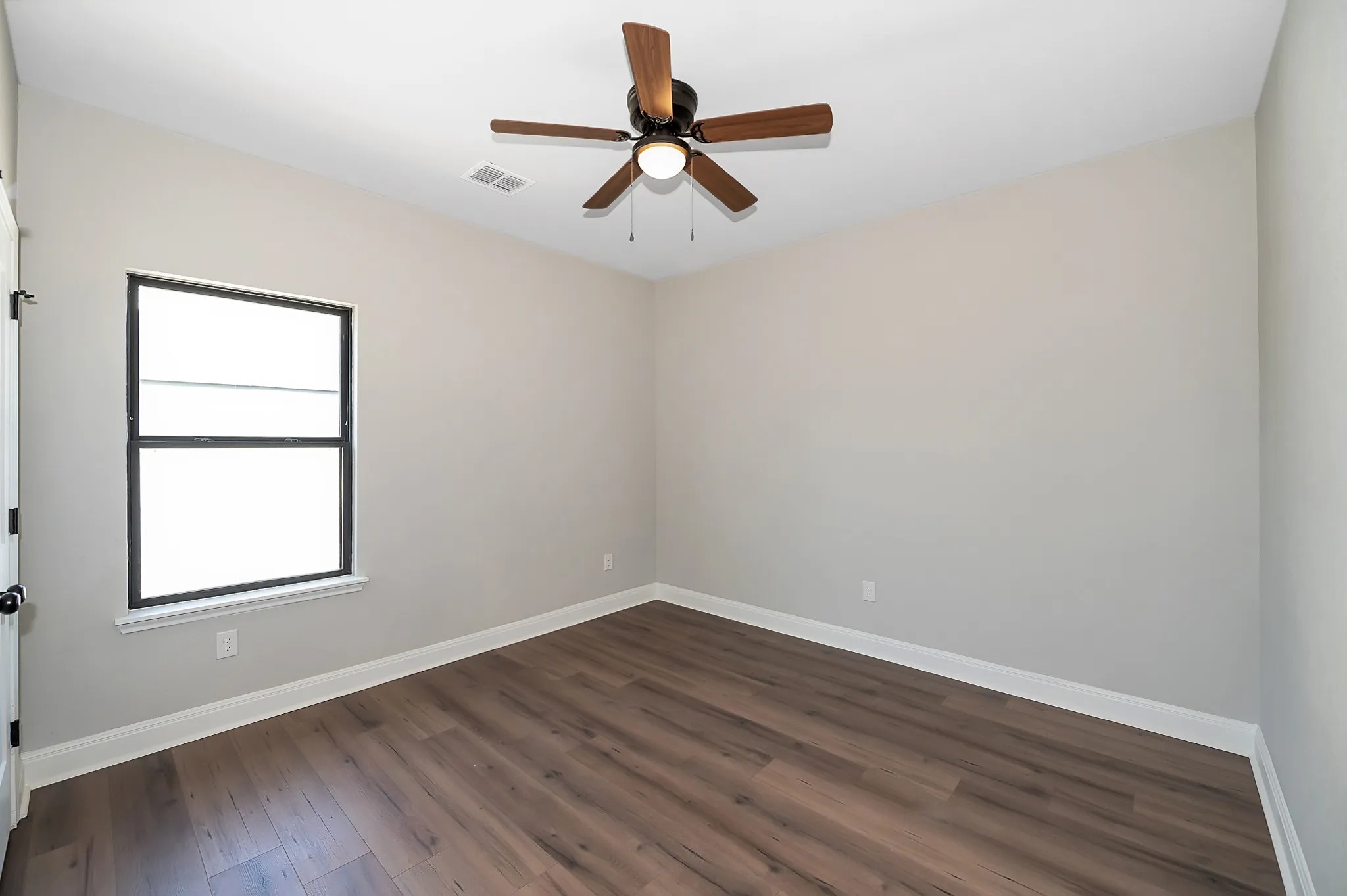 1821 N Olive photo 28