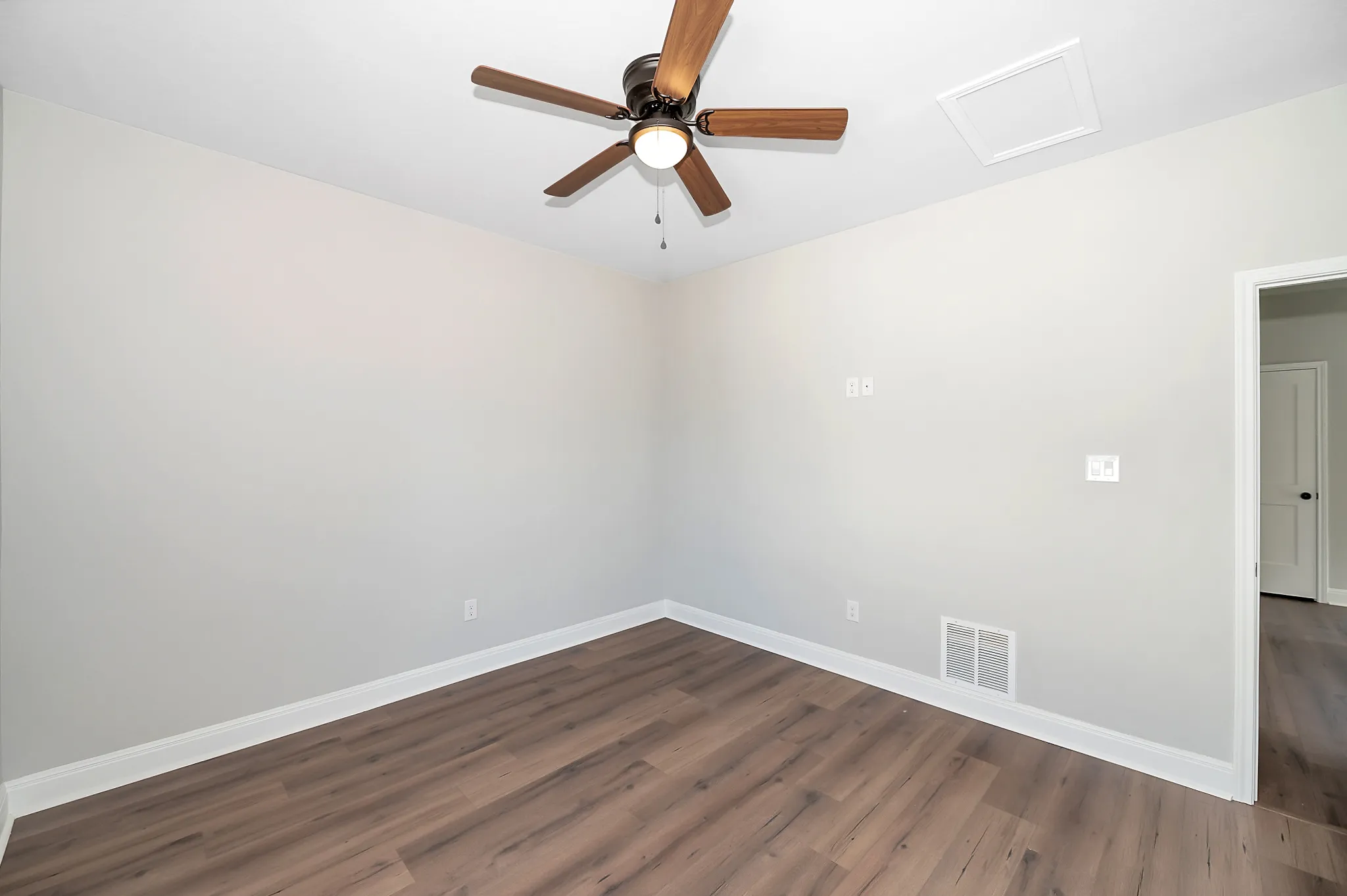 1821 N Olive photo 29