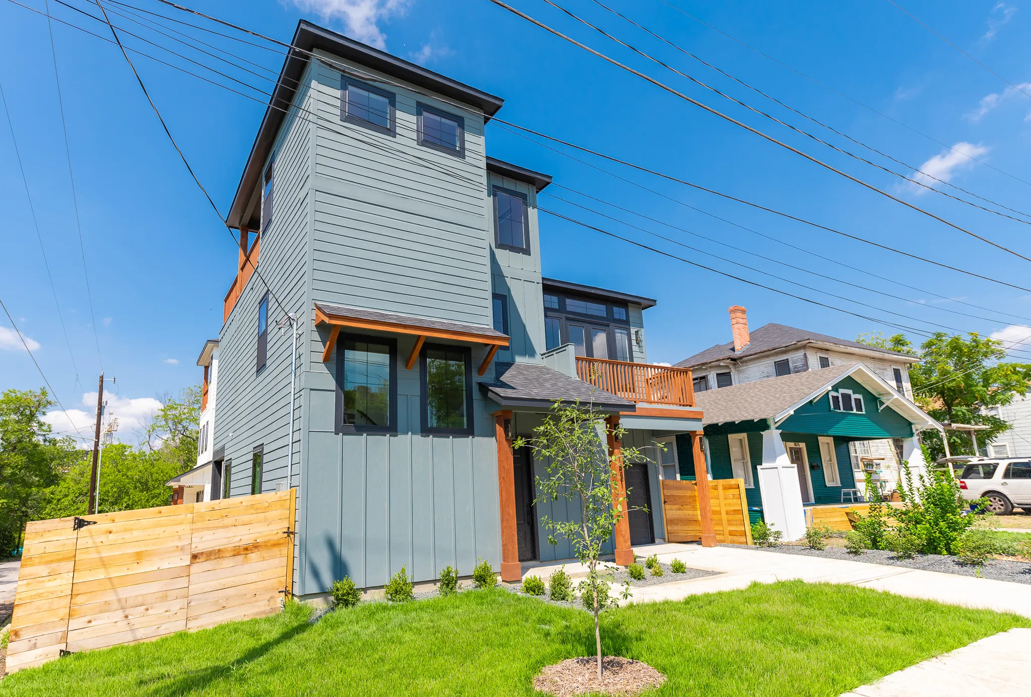 1821 N Olive photo 35