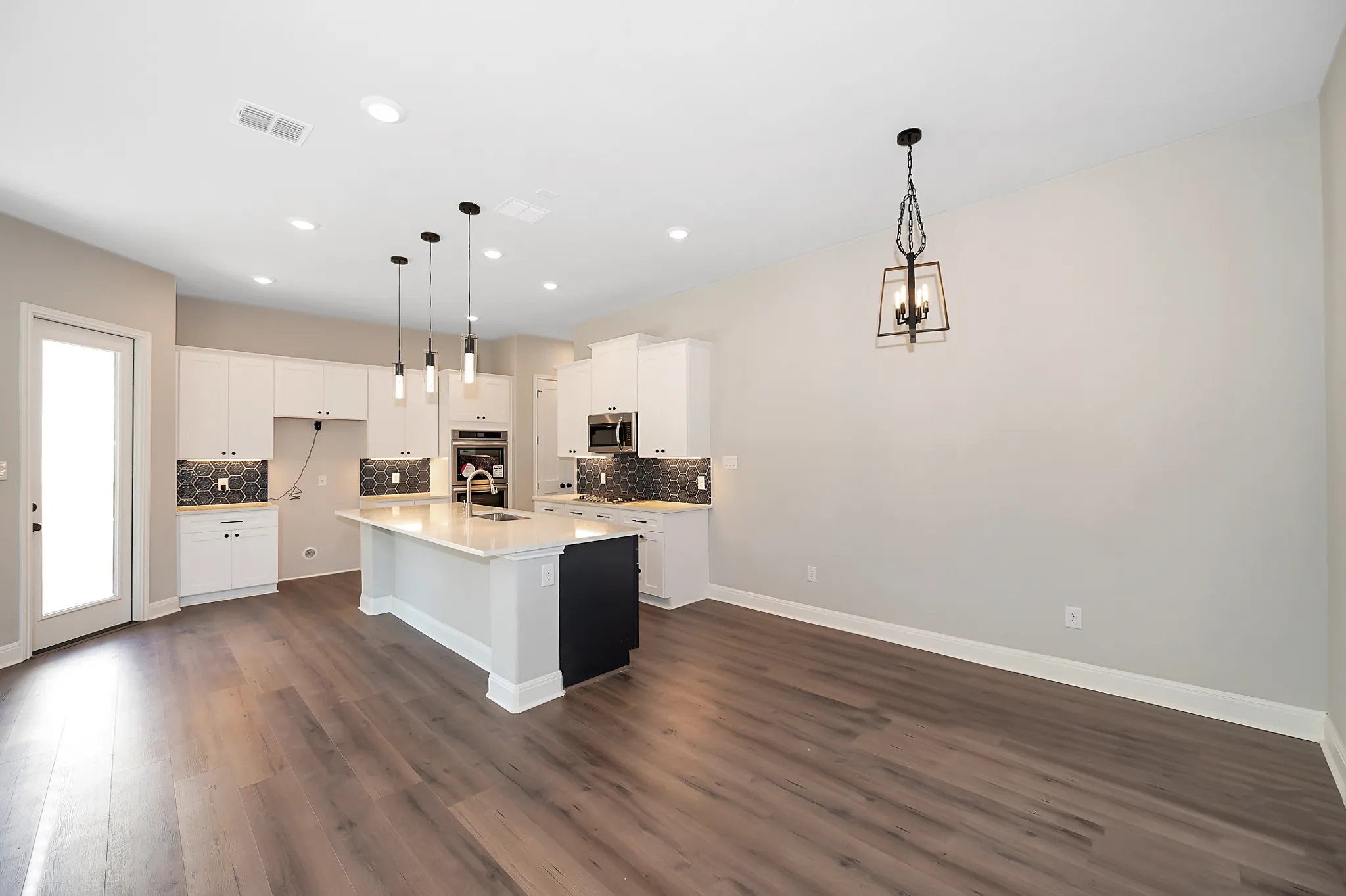 1821 N Olive photo 6