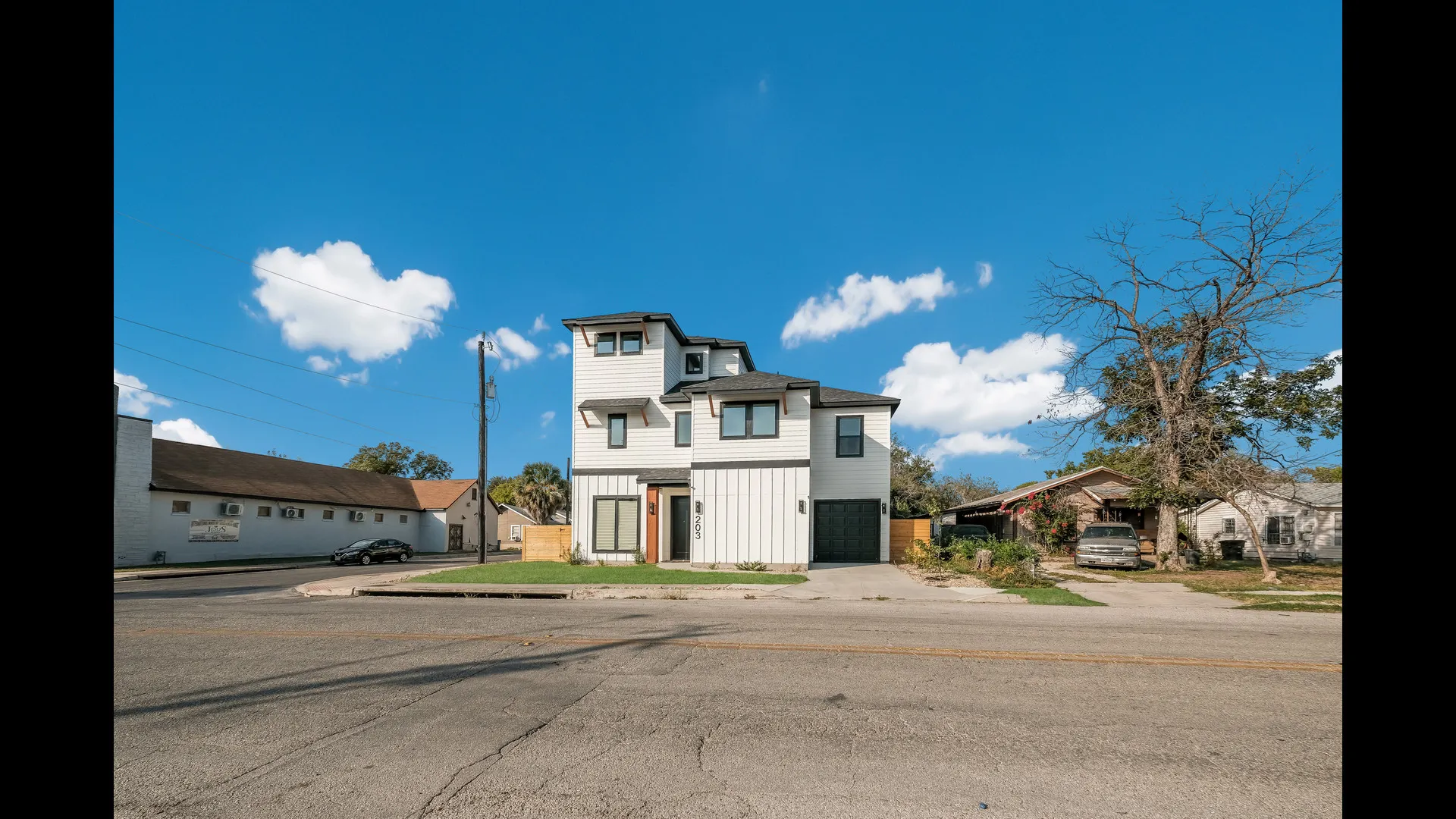 203 Denver Blvd photo 9
