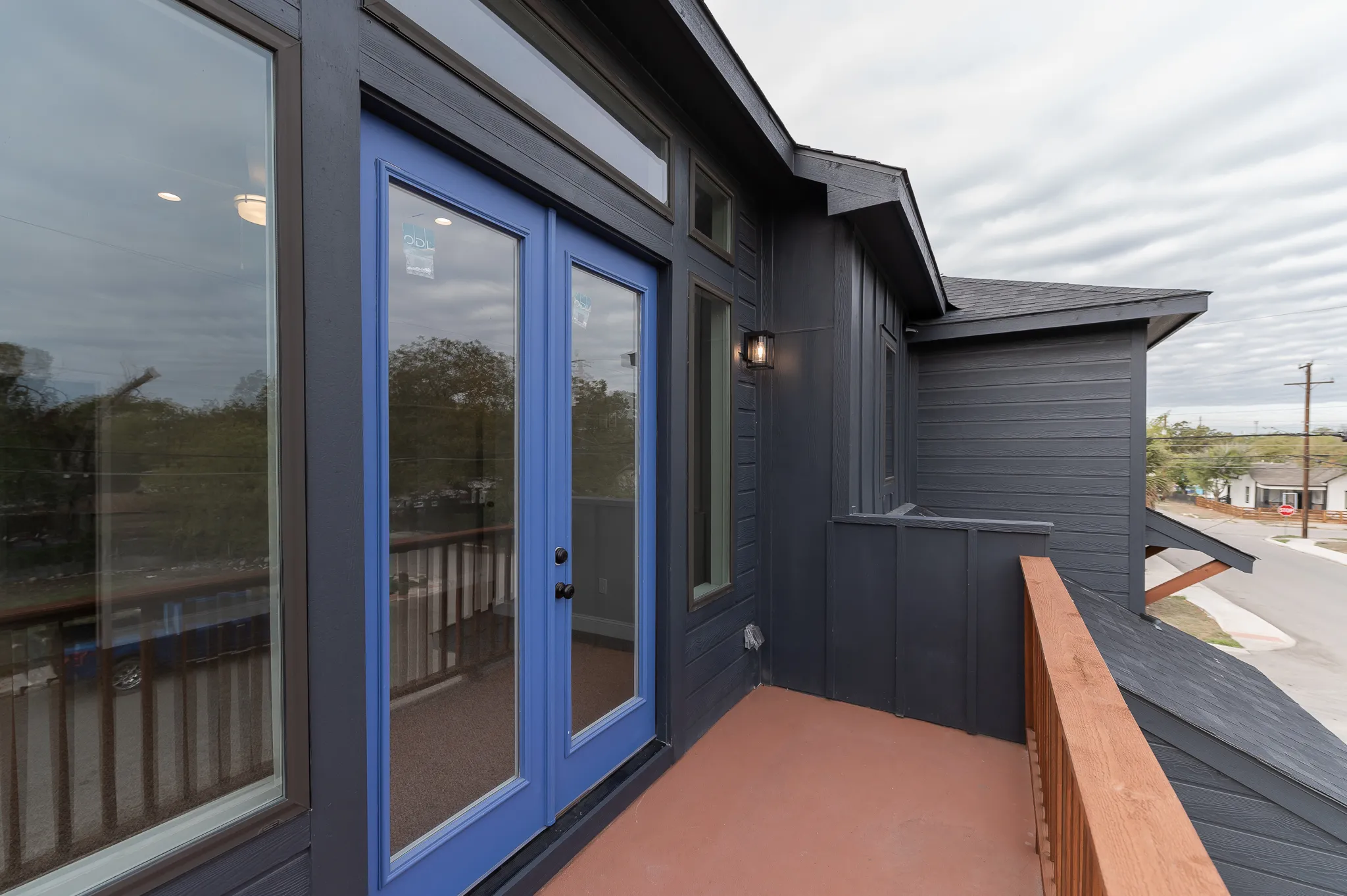 819 Saint James photo 10