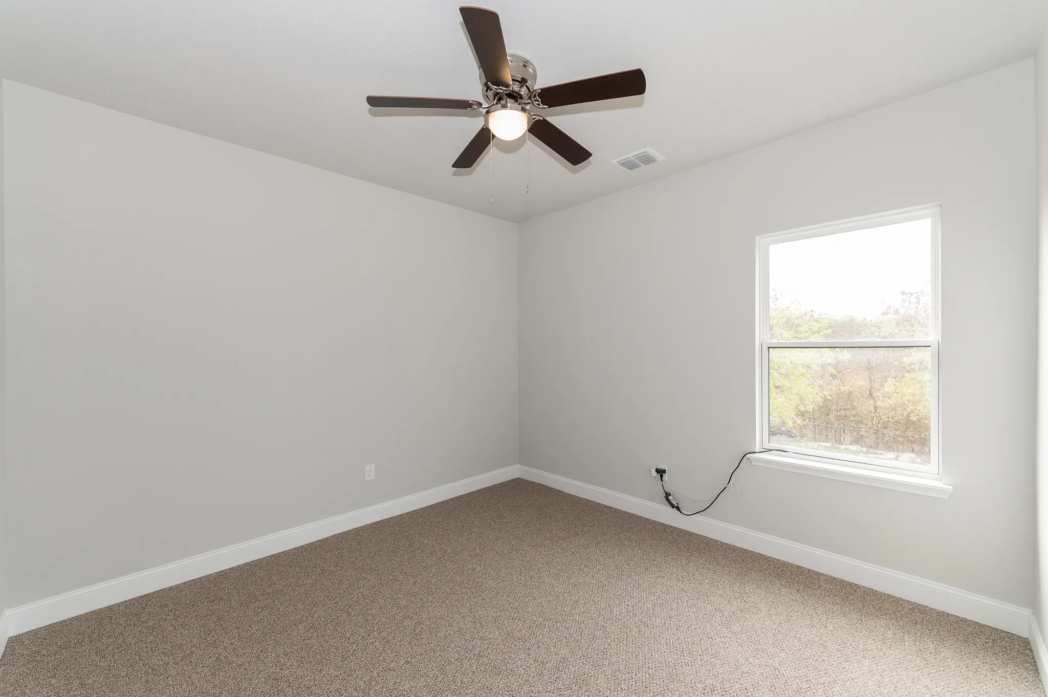 819 Saint James photo 11