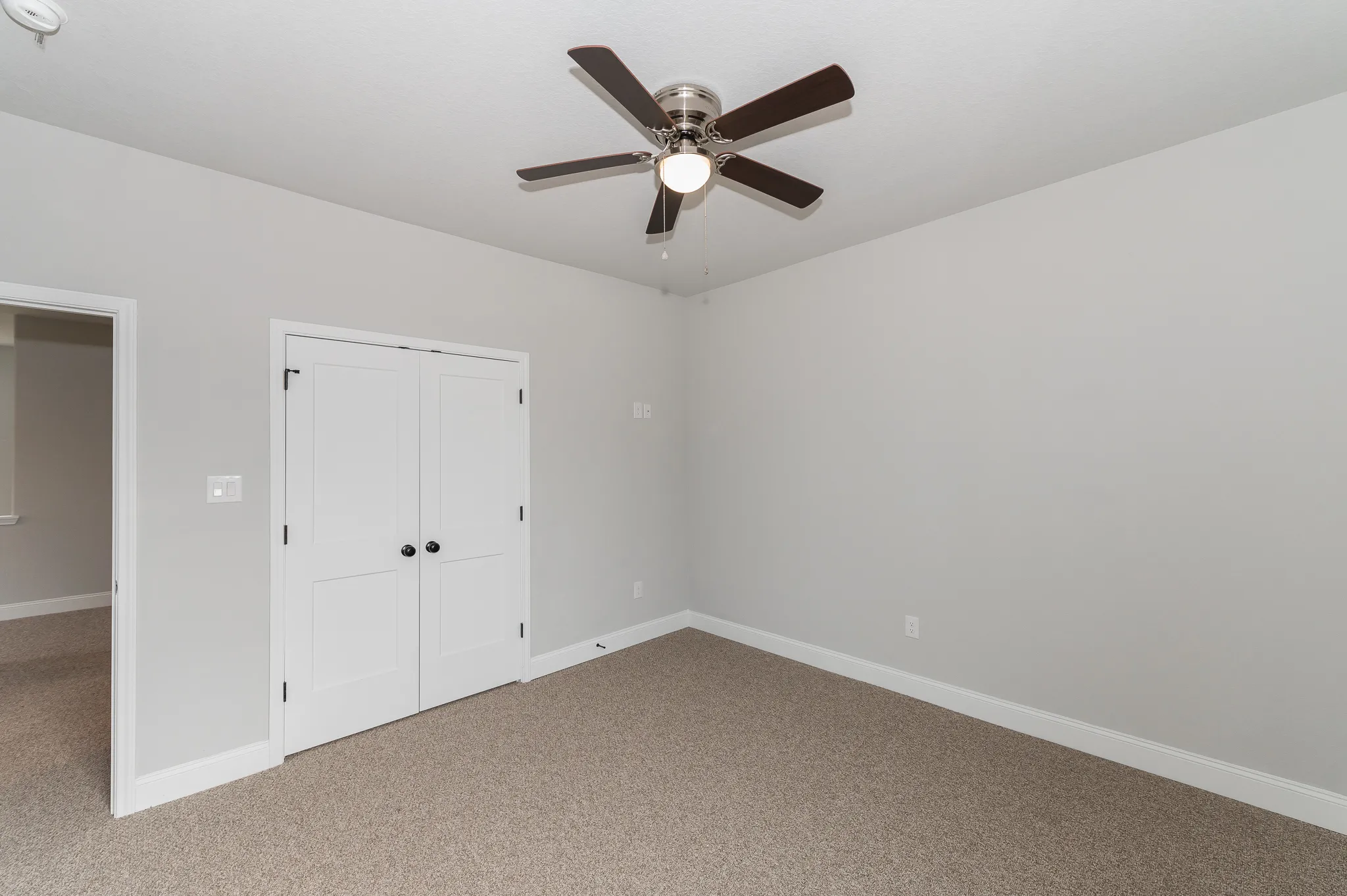 819 Saint James photo 14