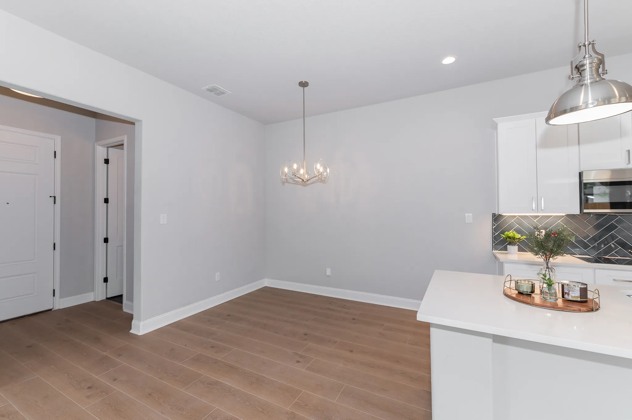 819 Saint James photo 21