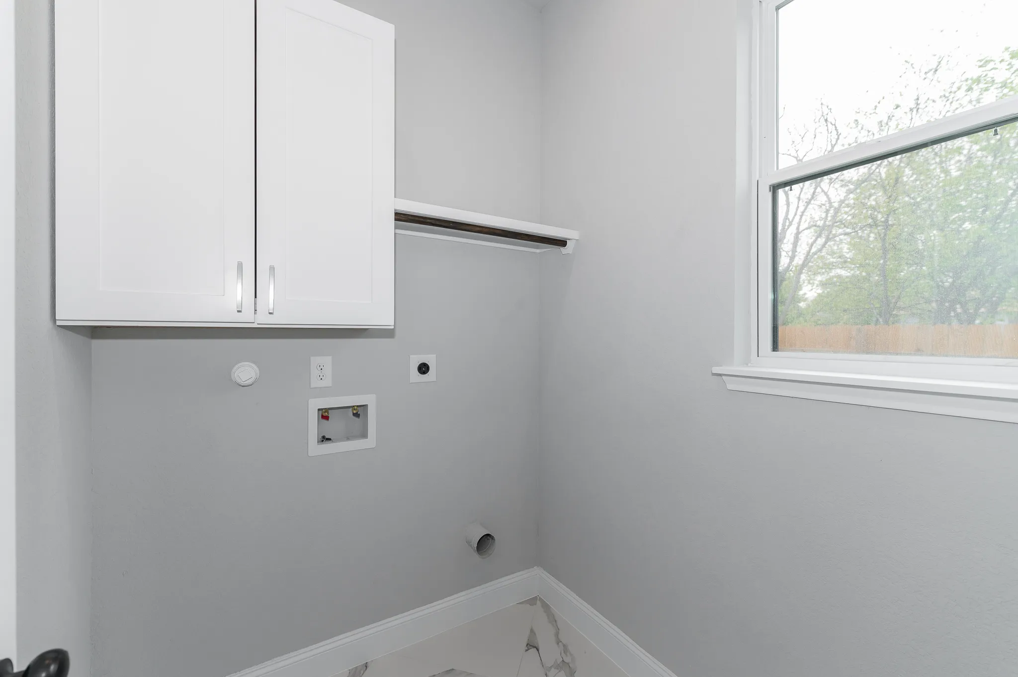 819 Saint James photo 34