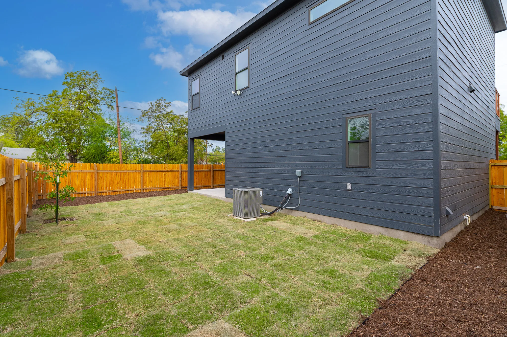 819 Saint James photo 38
