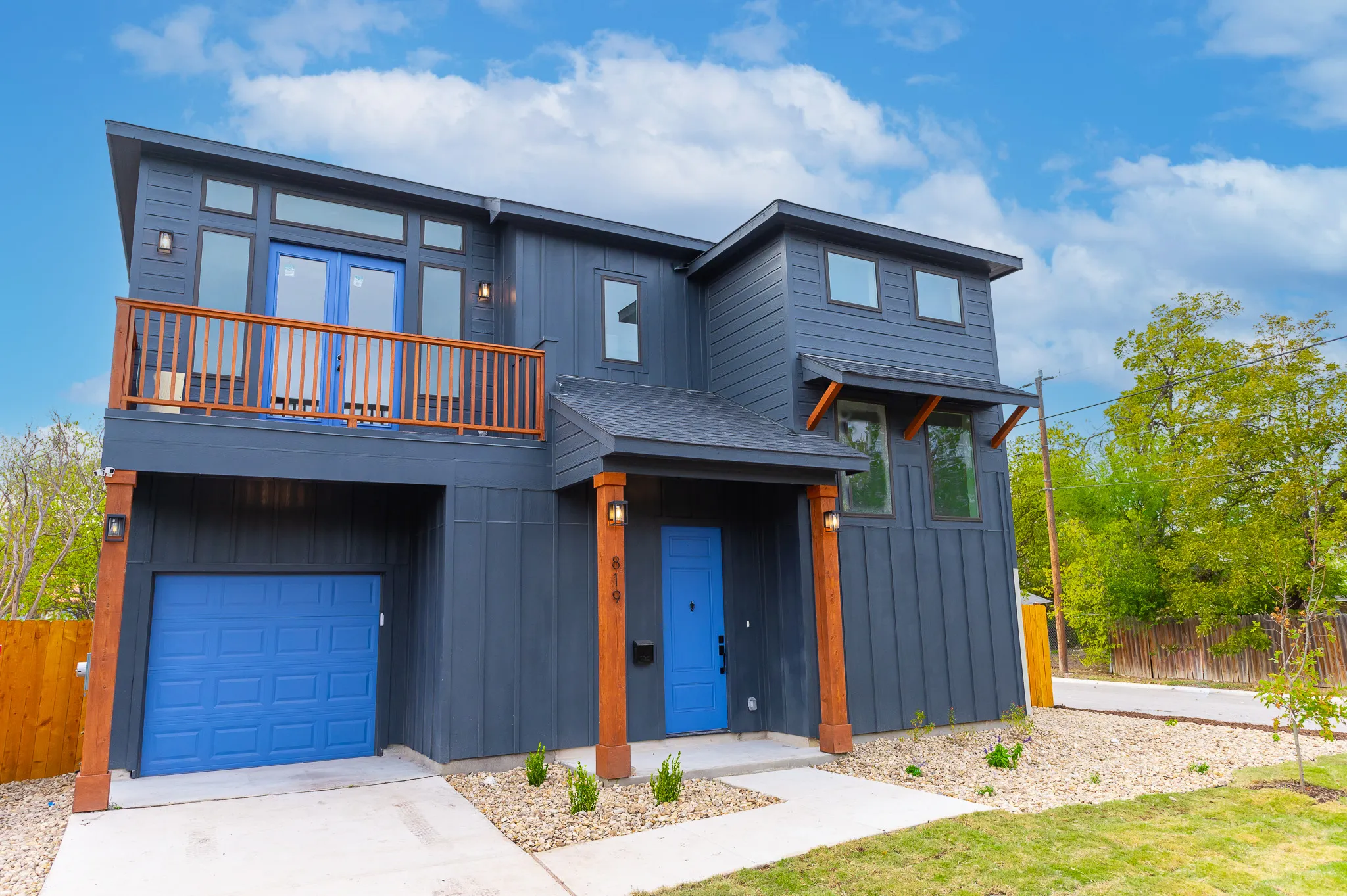 819 Saint James photo 40