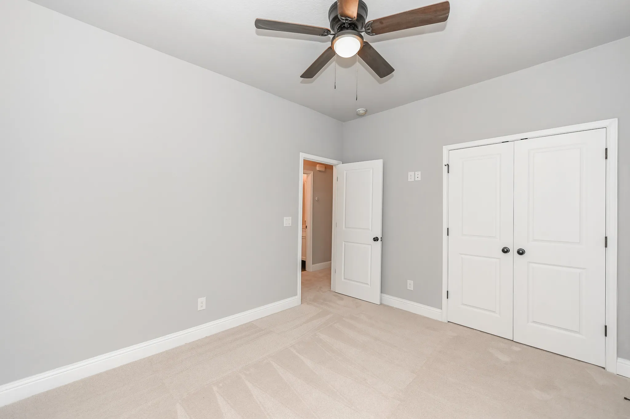 910 S Pine photo 23