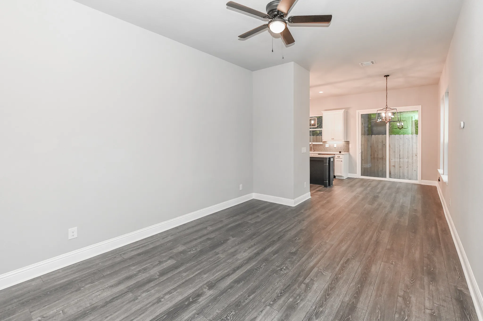 910 S Pine photo 29