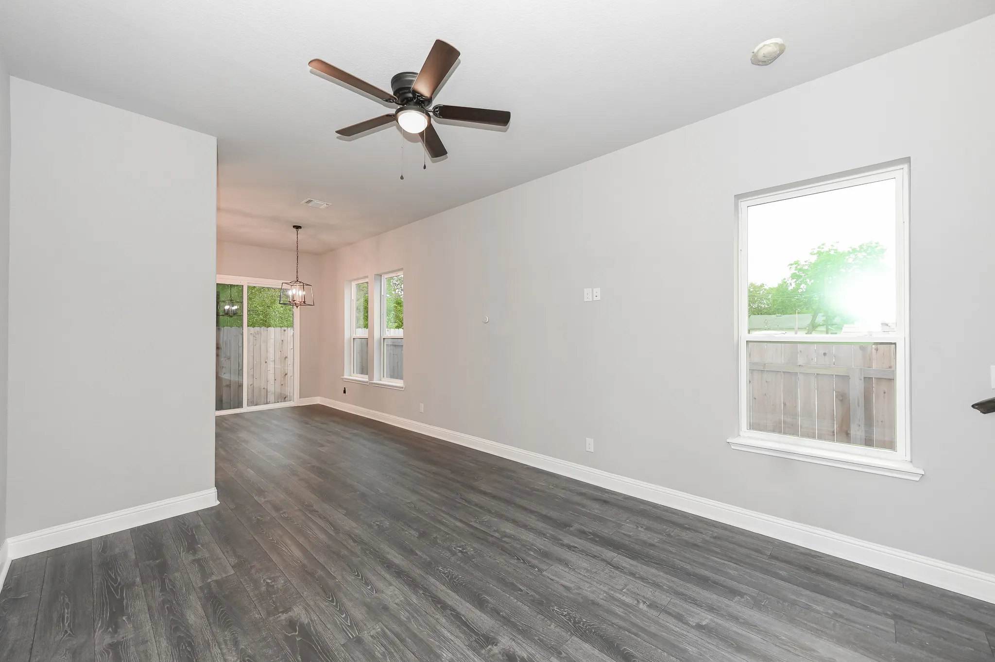 910 S Pine photo 30